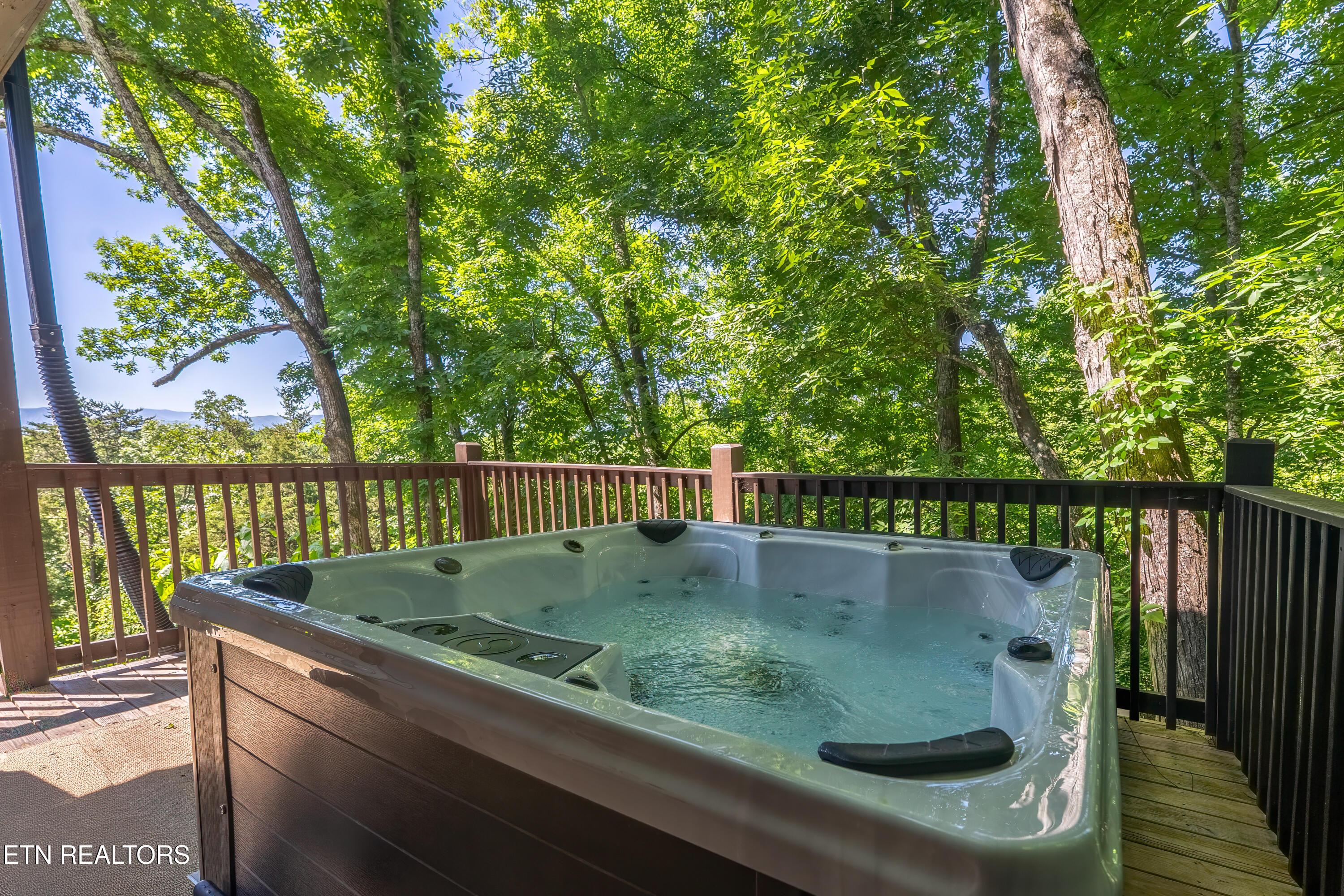 2127 Eagle Feather Drive Sevierville TN 37876