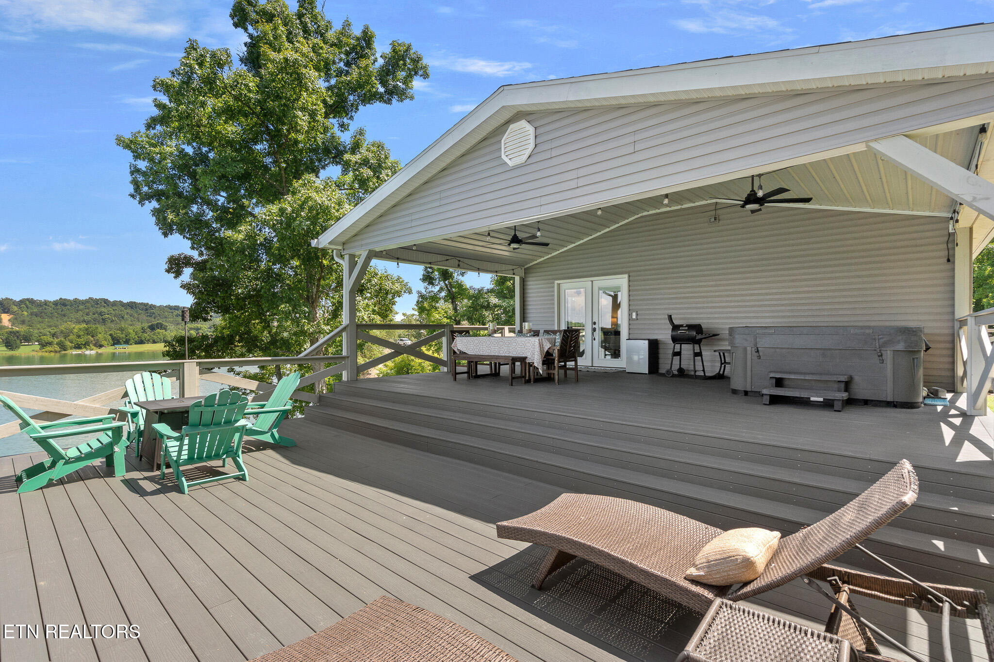 2023 Paradise Hills Road Dandridge TN 37725