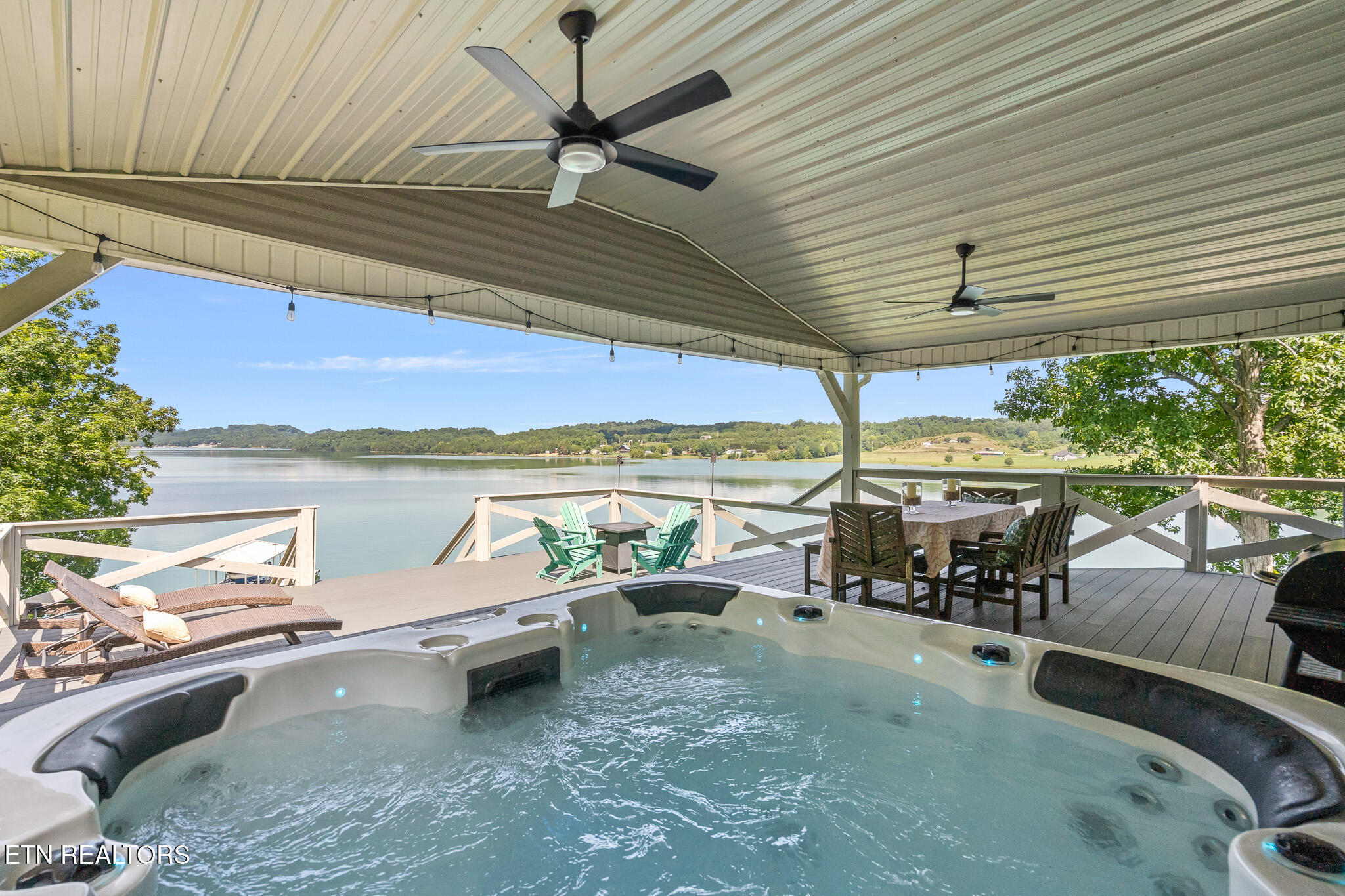 2023 Paradise Hills Road Dandridge TN 37725
