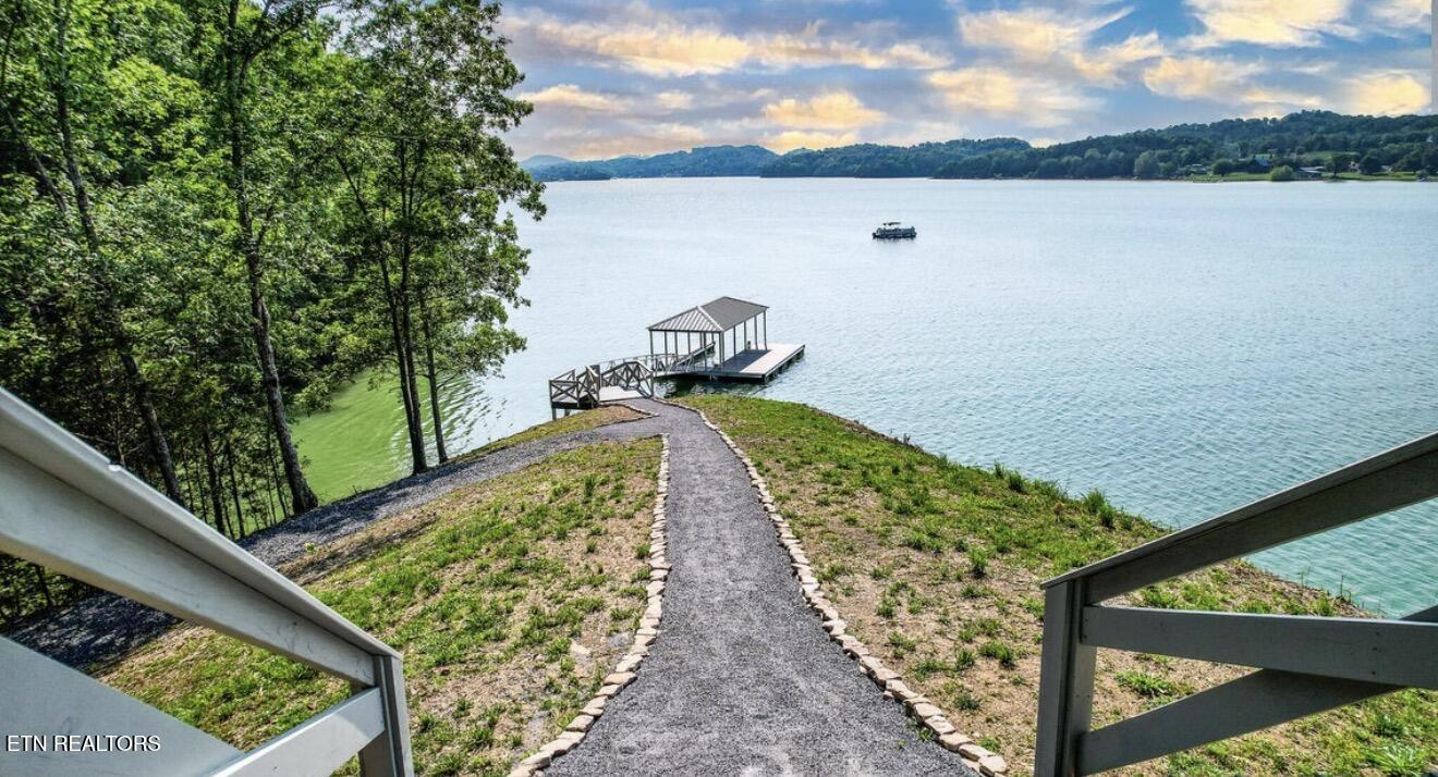 2023 Paradise Hills Road Dandridge TN 37725