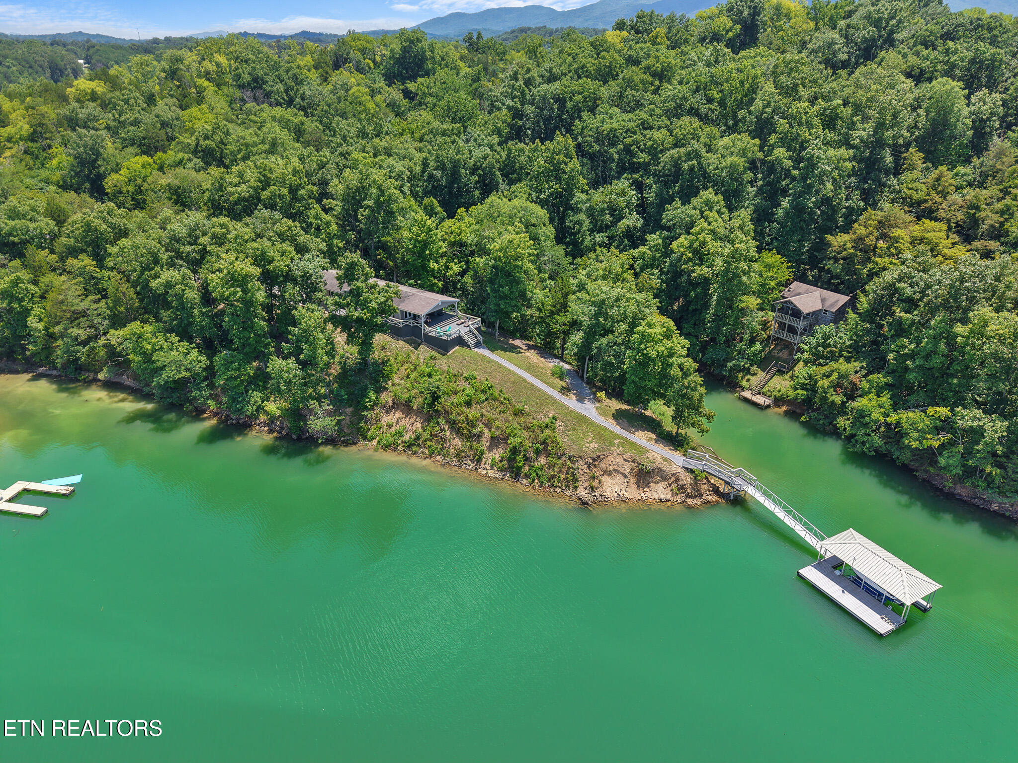 2023 Paradise Hills Road Dandridge TN 37725