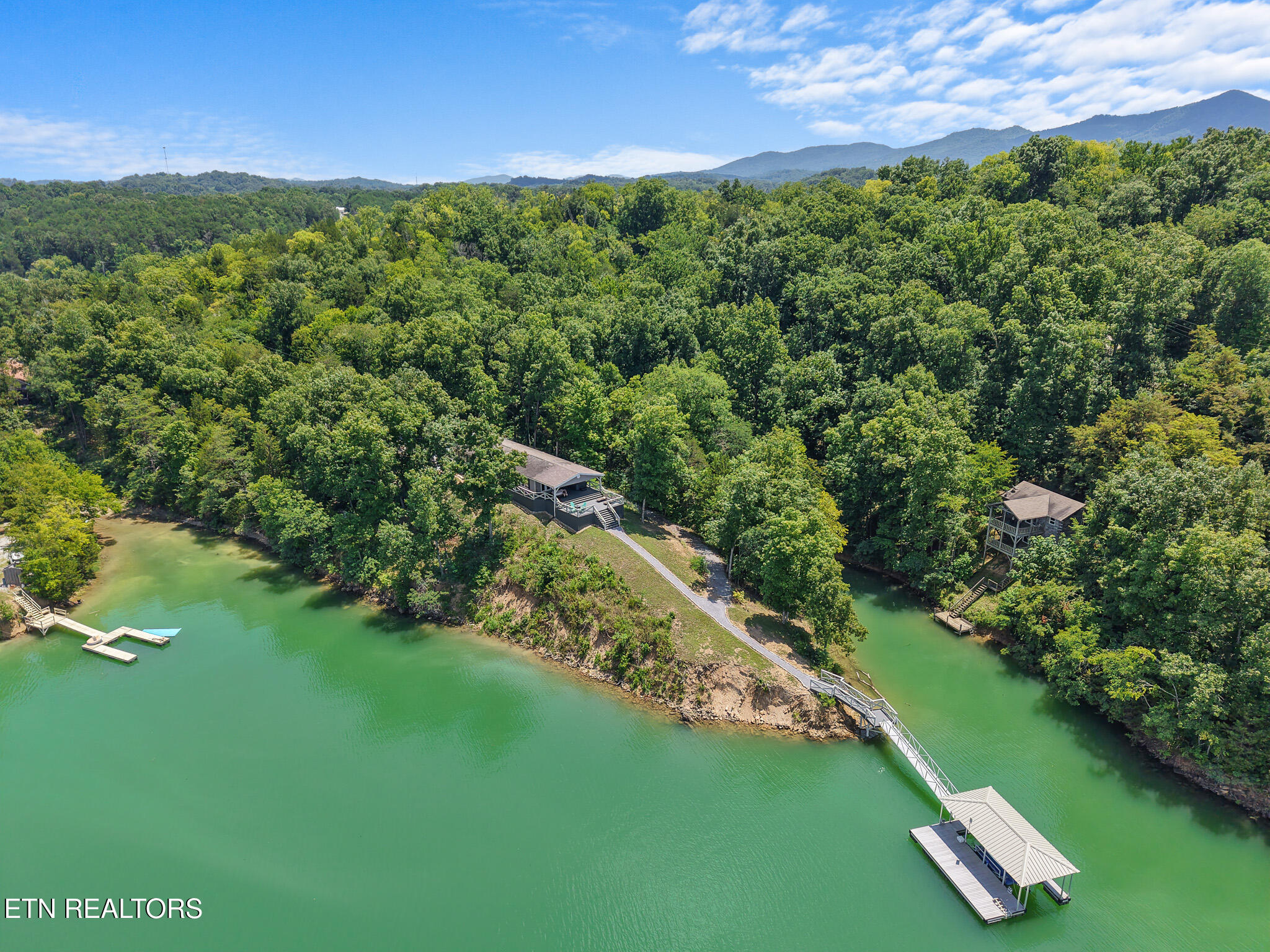 2023 Paradise Hills Road Dandridge TN 37725