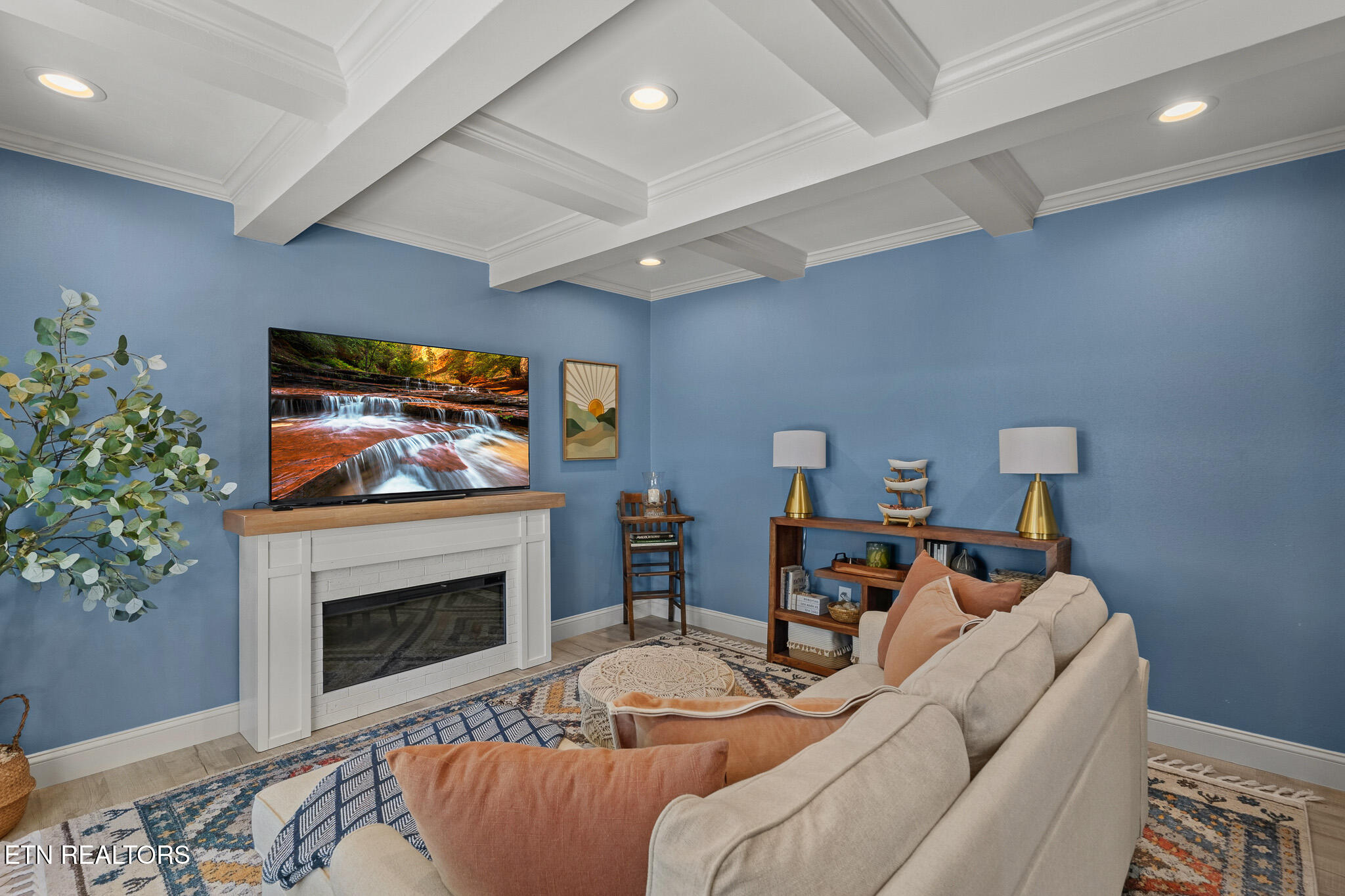 2023 Paradise Hills Road Dandridge TN 37725