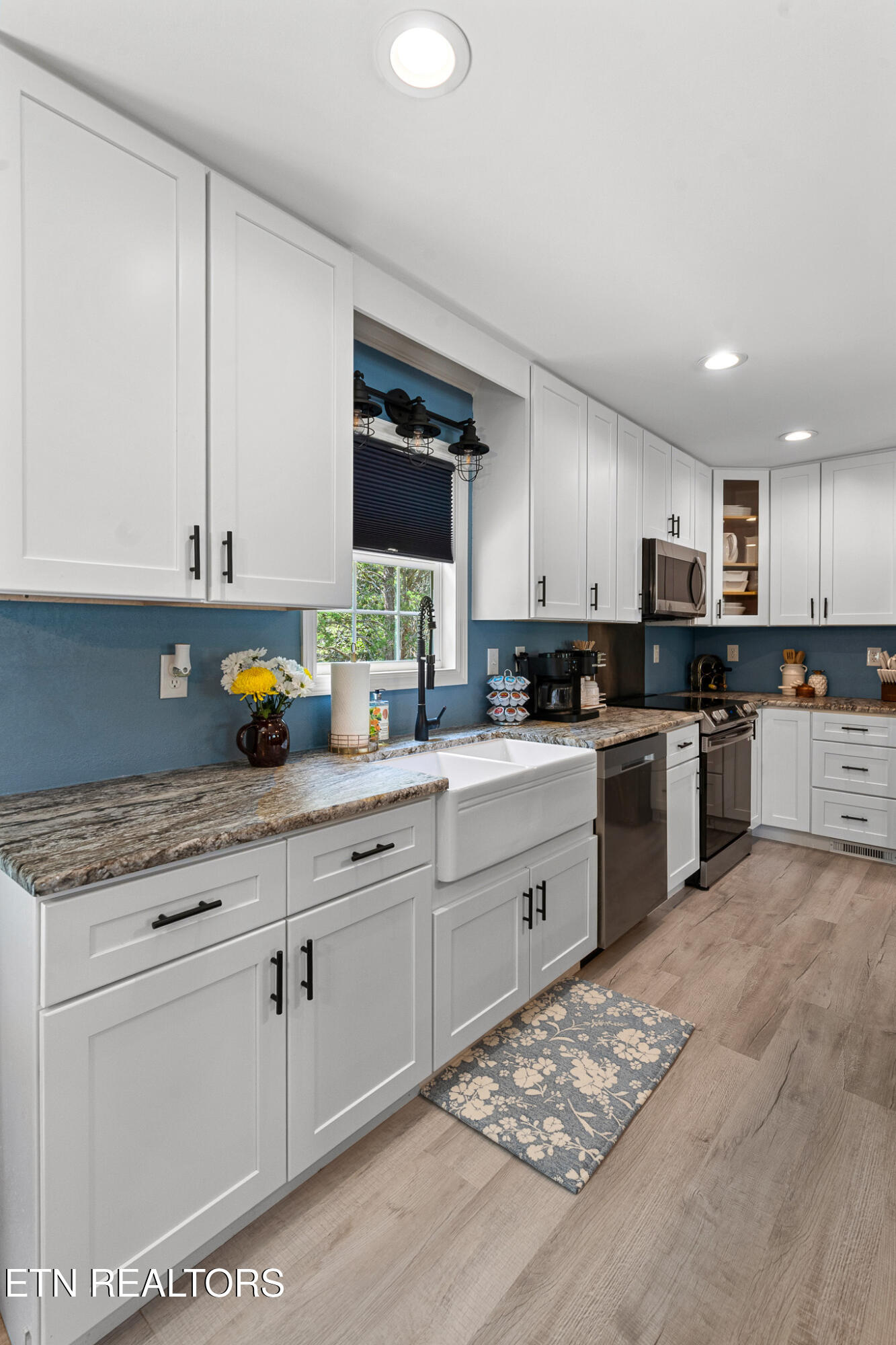 2023 Paradise Hills Road Dandridge TN 37725