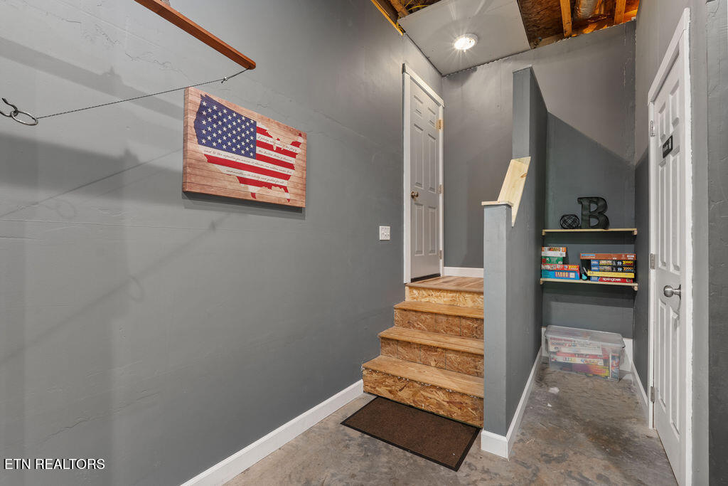 210 Wahuhu Lane Loudon TN 37774
