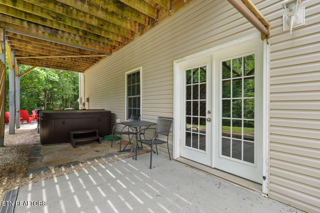 210 Wahuhu Lane Loudon TN 37774