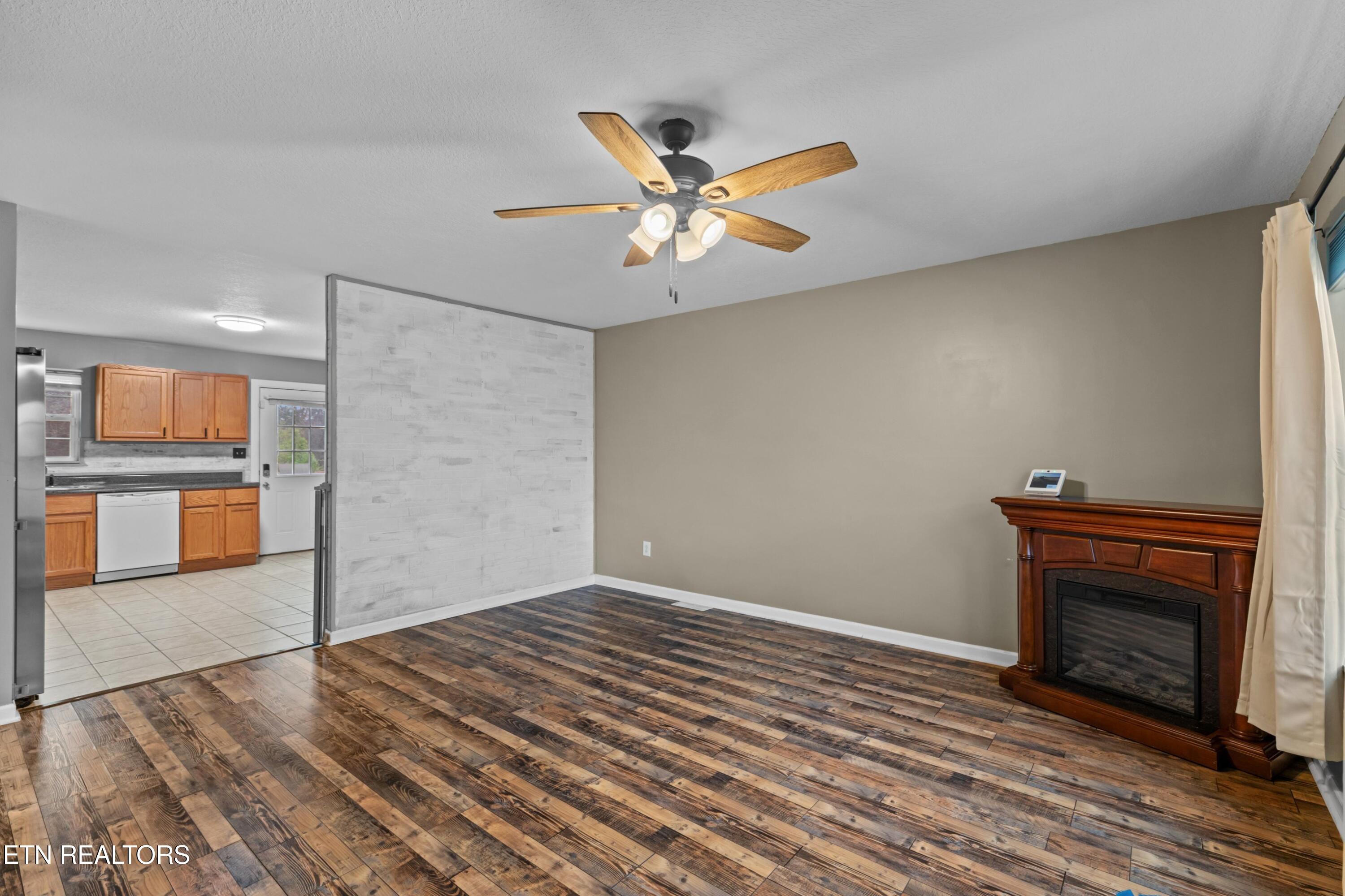 202 Sandy Circle Lafollette TN 37766