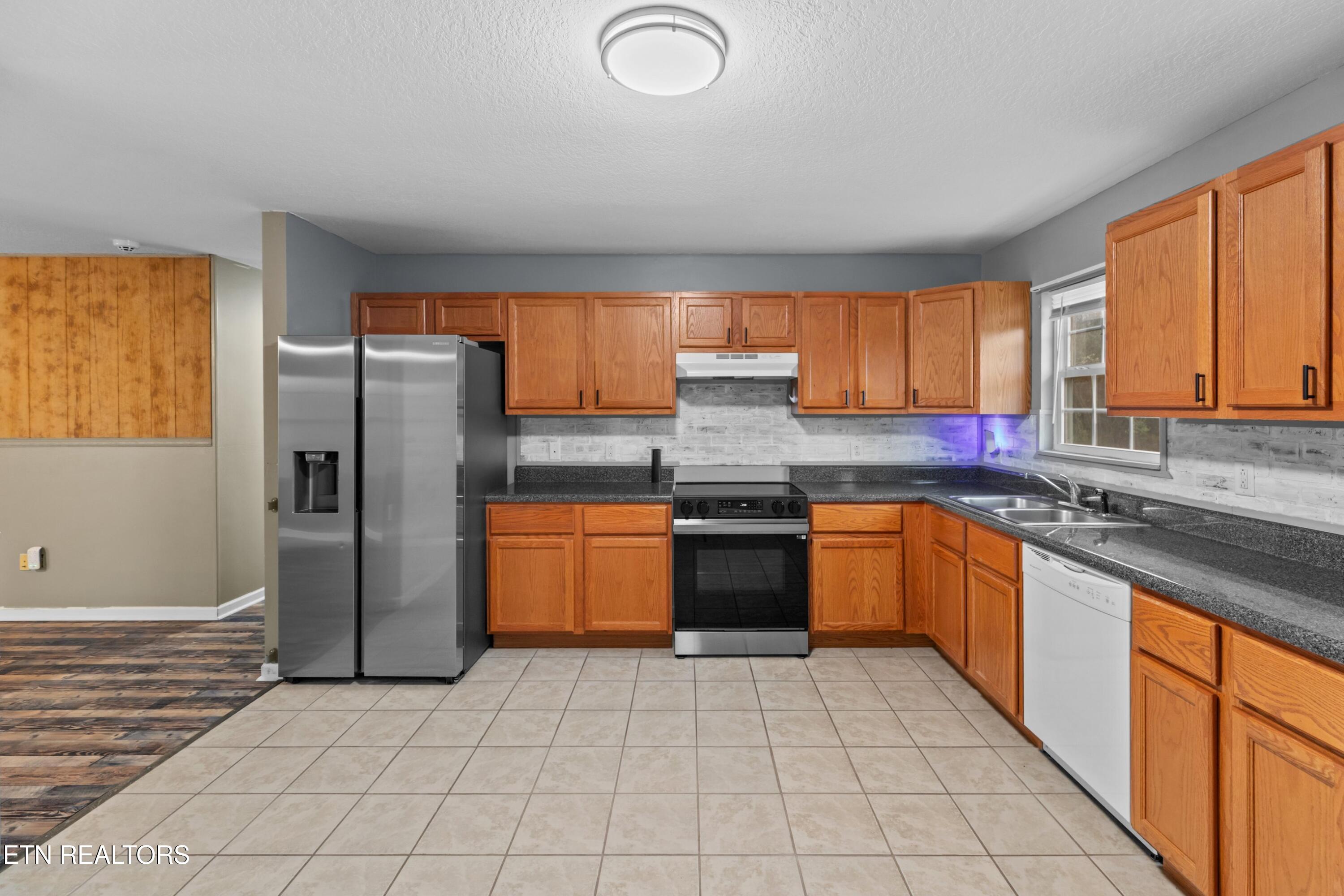 202 Sandy Circle Lafollette TN 37766