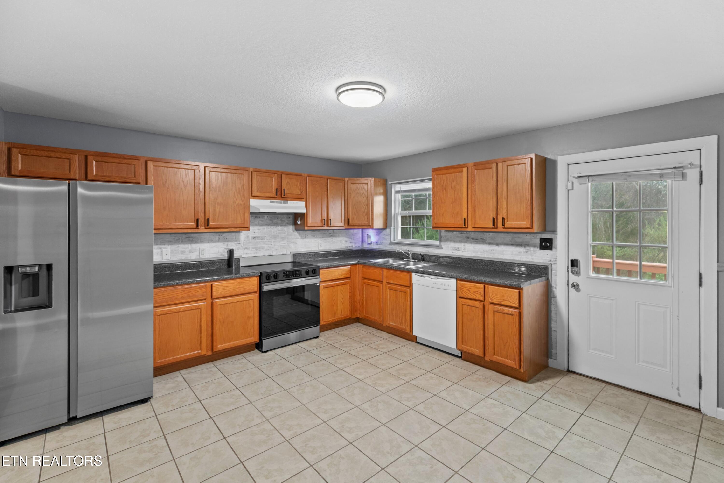 202 Sandy Circle Lafollette TN 37766