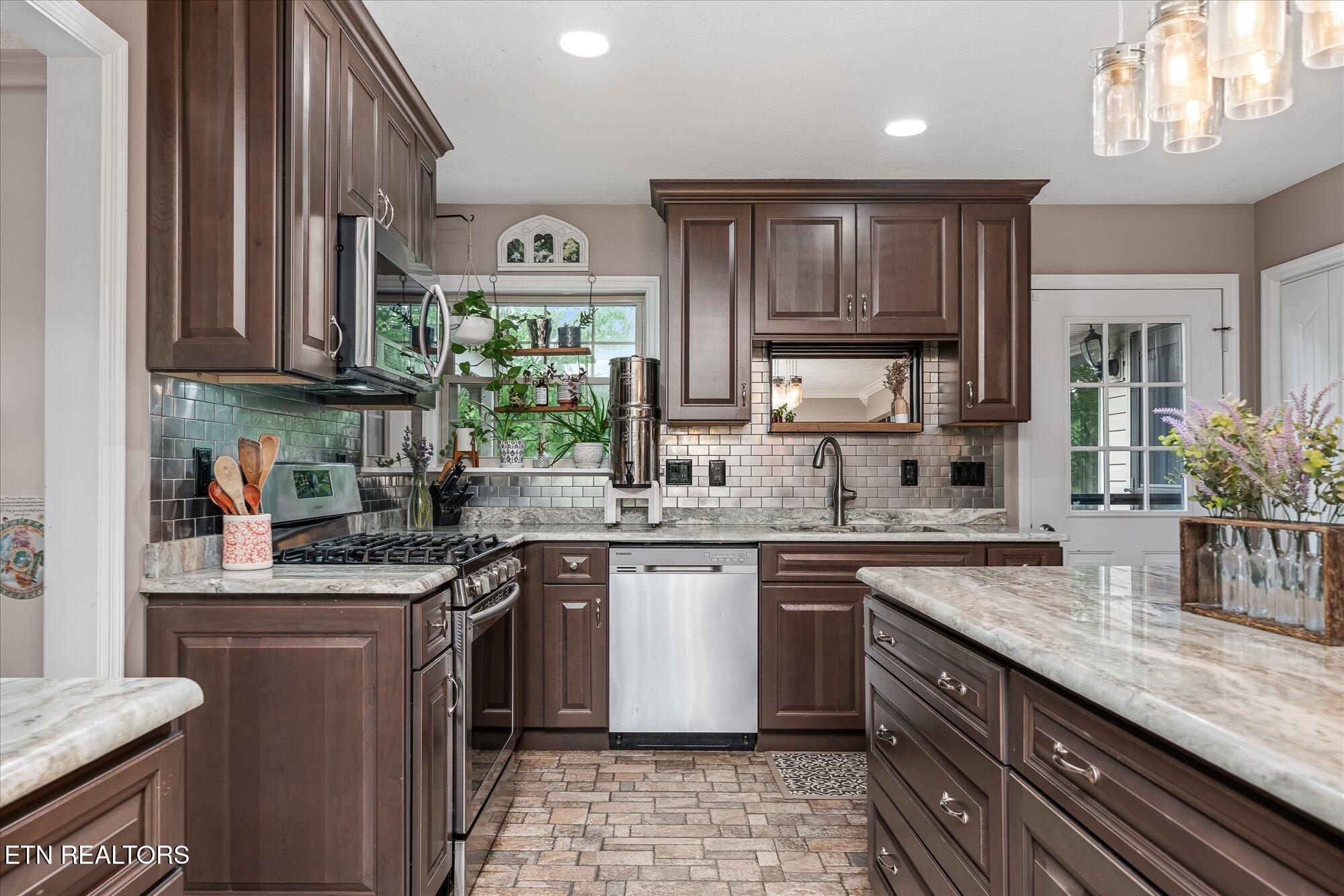2012 Cravens Drive Crossville TN 38572