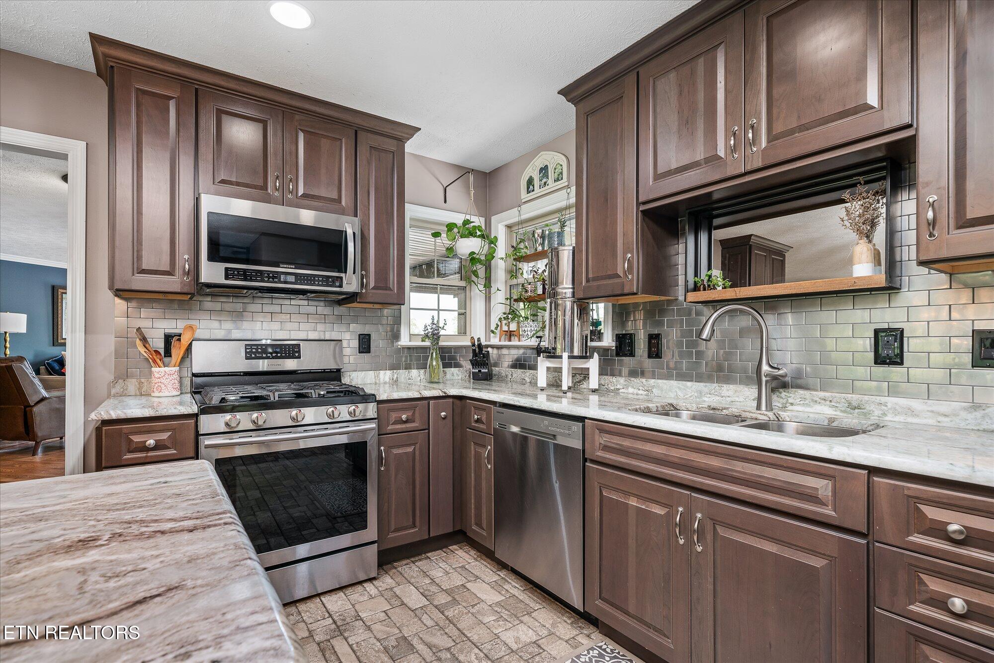 2012 Cravens Drive Crossville TN 38572