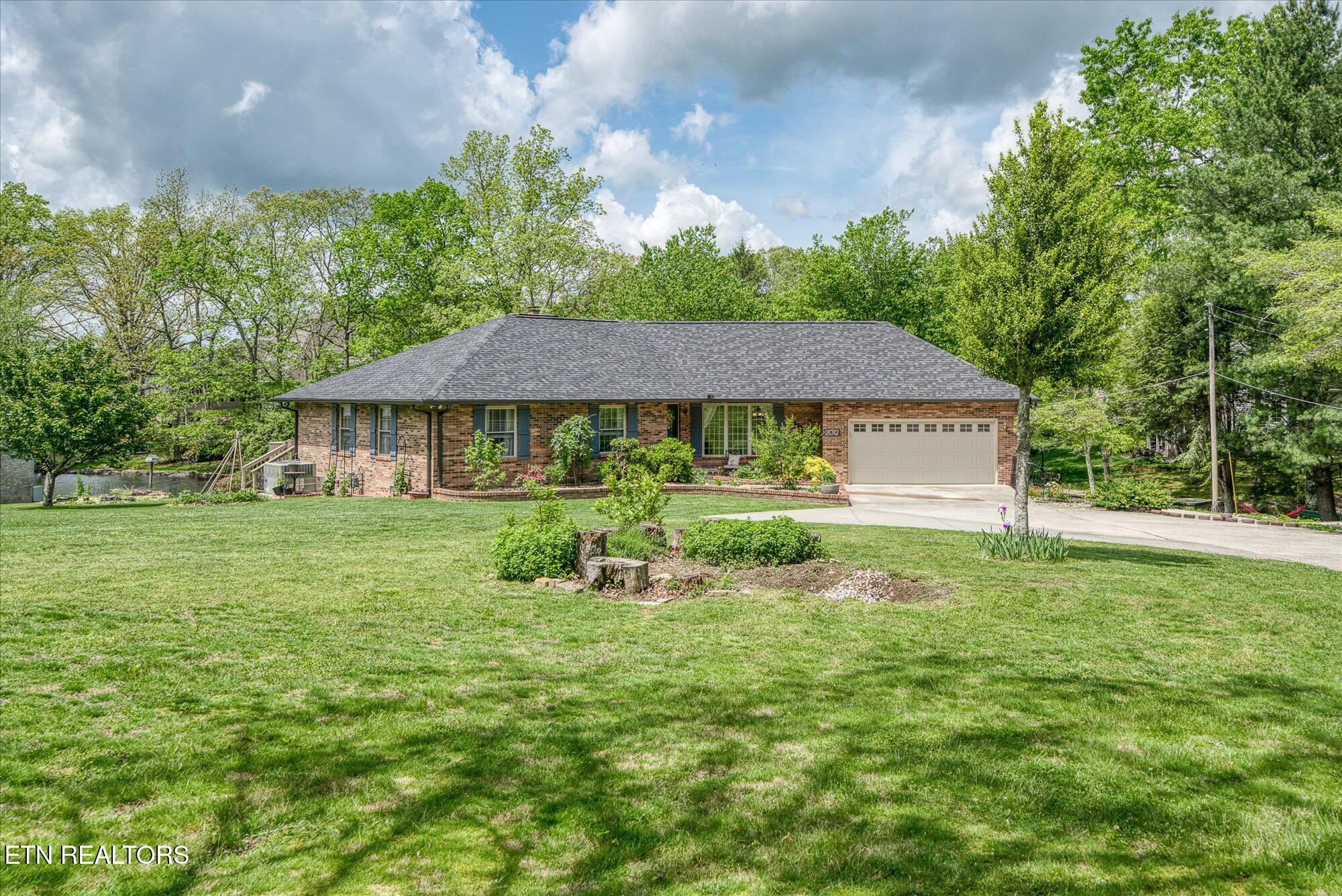 2012 Cravens Drive Crossville TN 38572