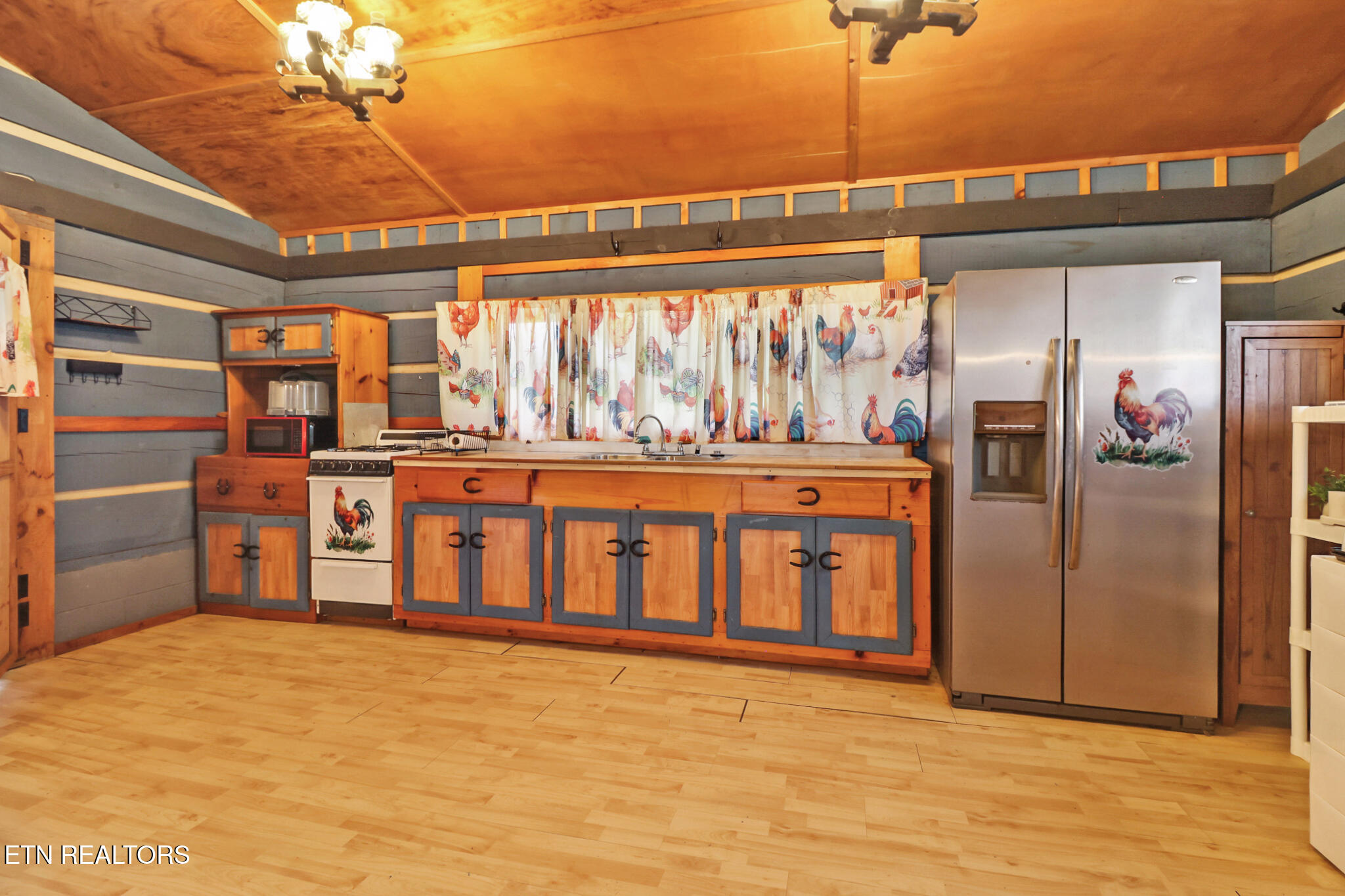 252 Carlie Lane Deer Lodge TN 37726