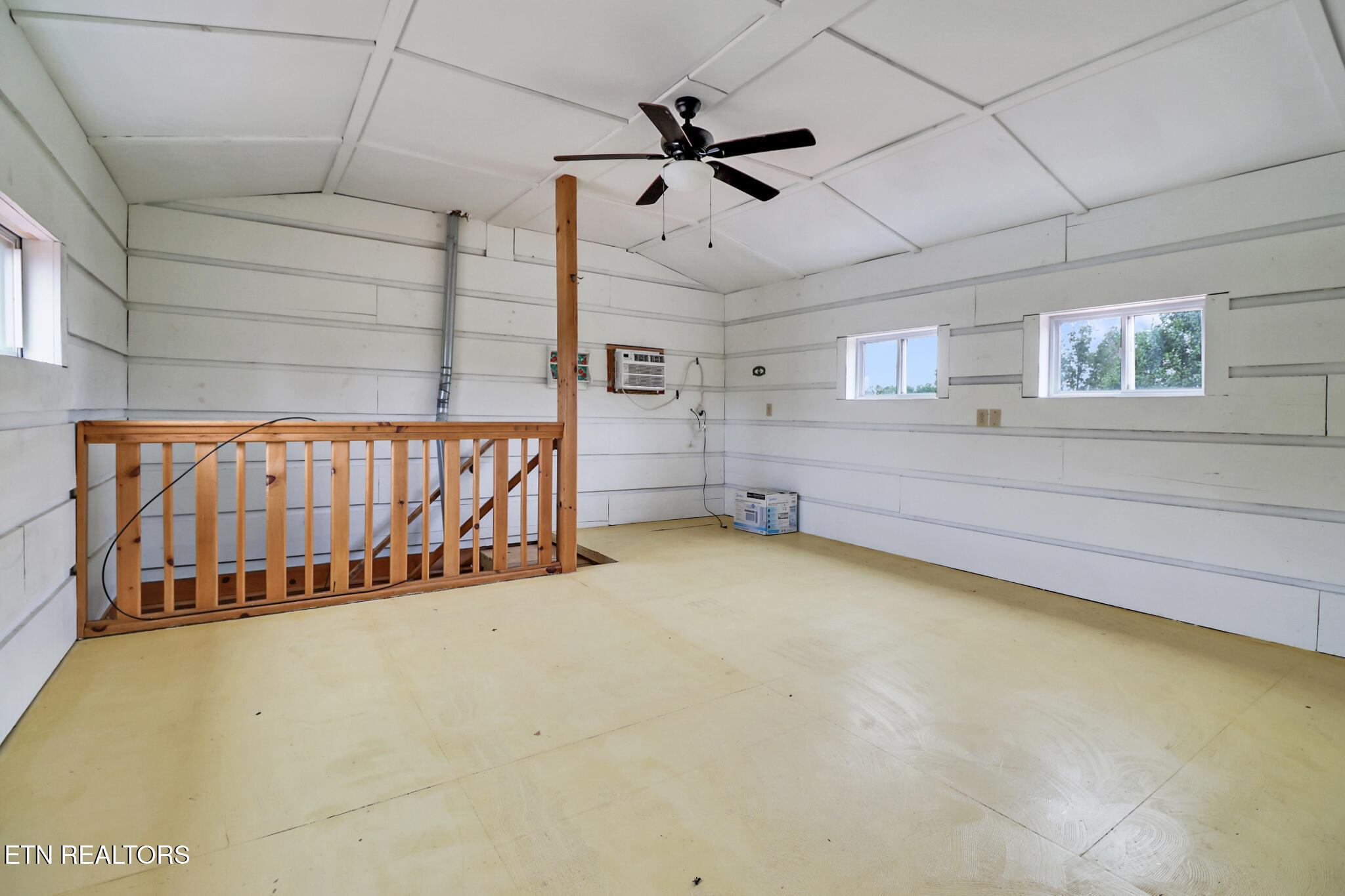 252 Carlie Lane Deer Lodge TN 37726