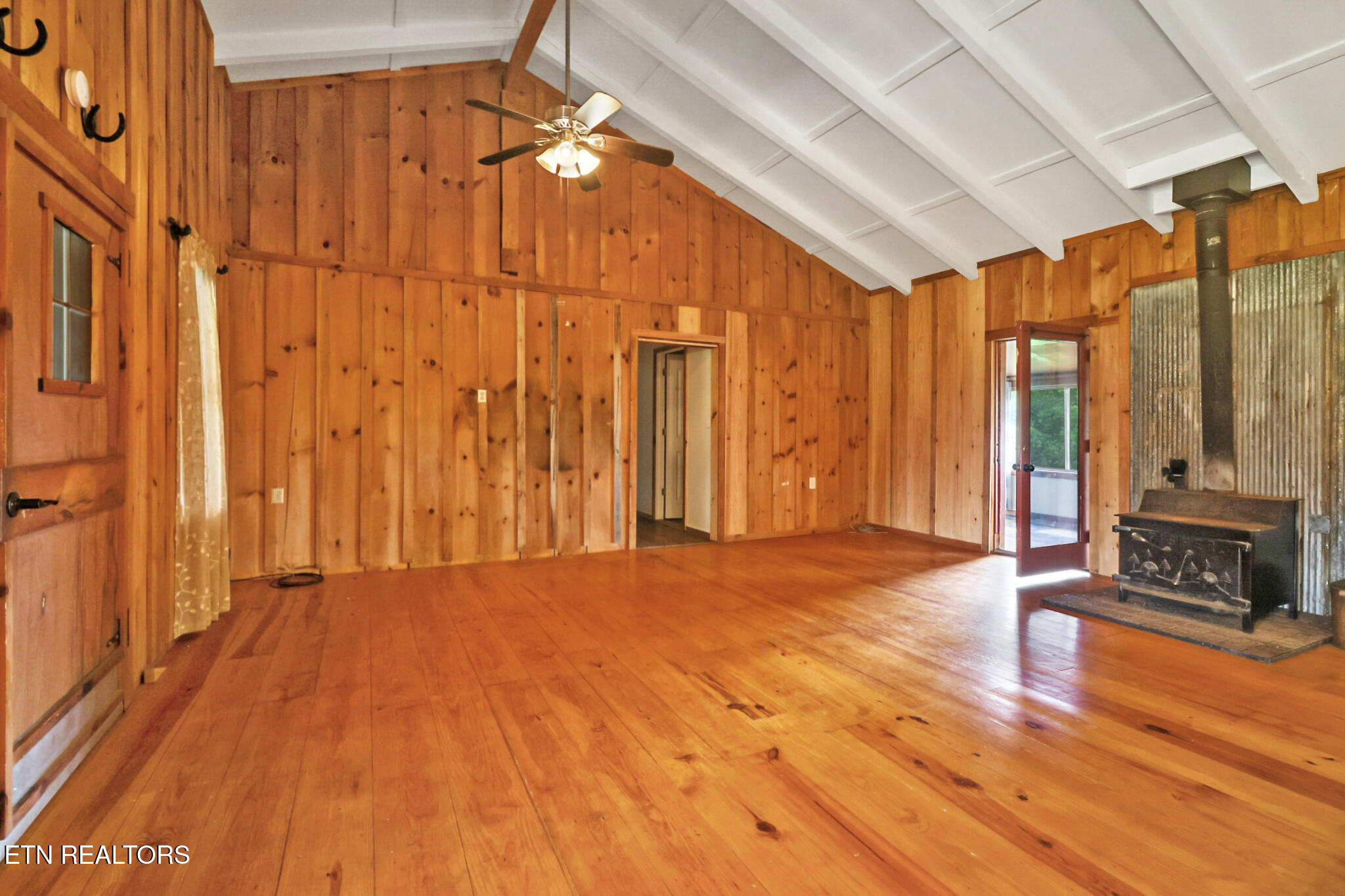 252 Carlie Lane Deer Lodge TN 37726