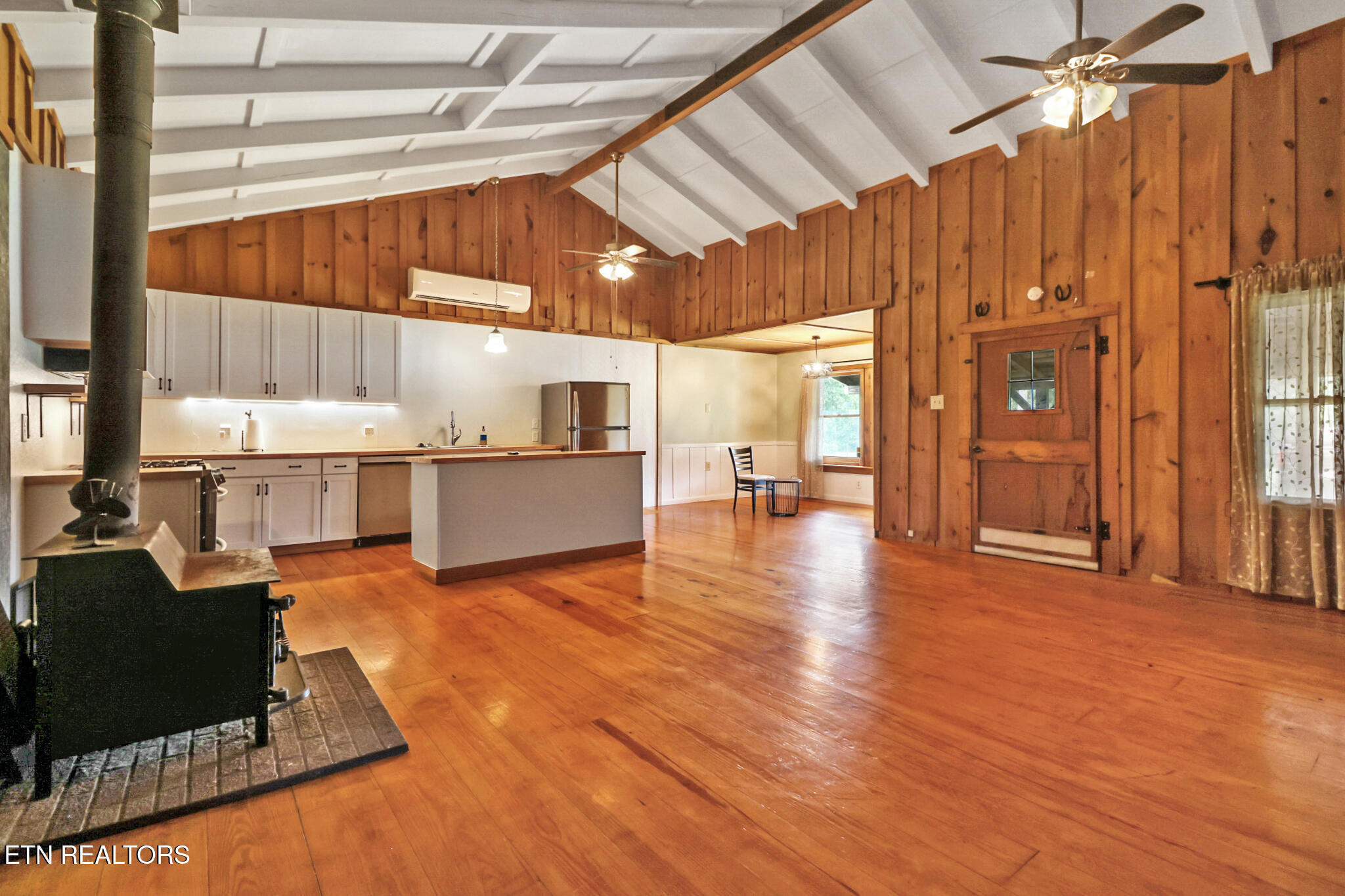 252 Carlie Lane Deer Lodge TN 37726