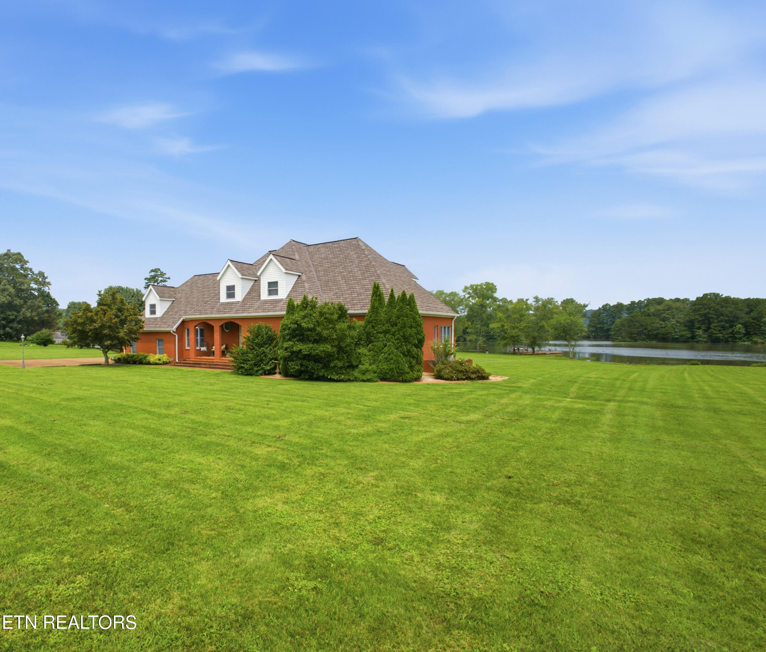 662 River Road Kingston TN 37763
