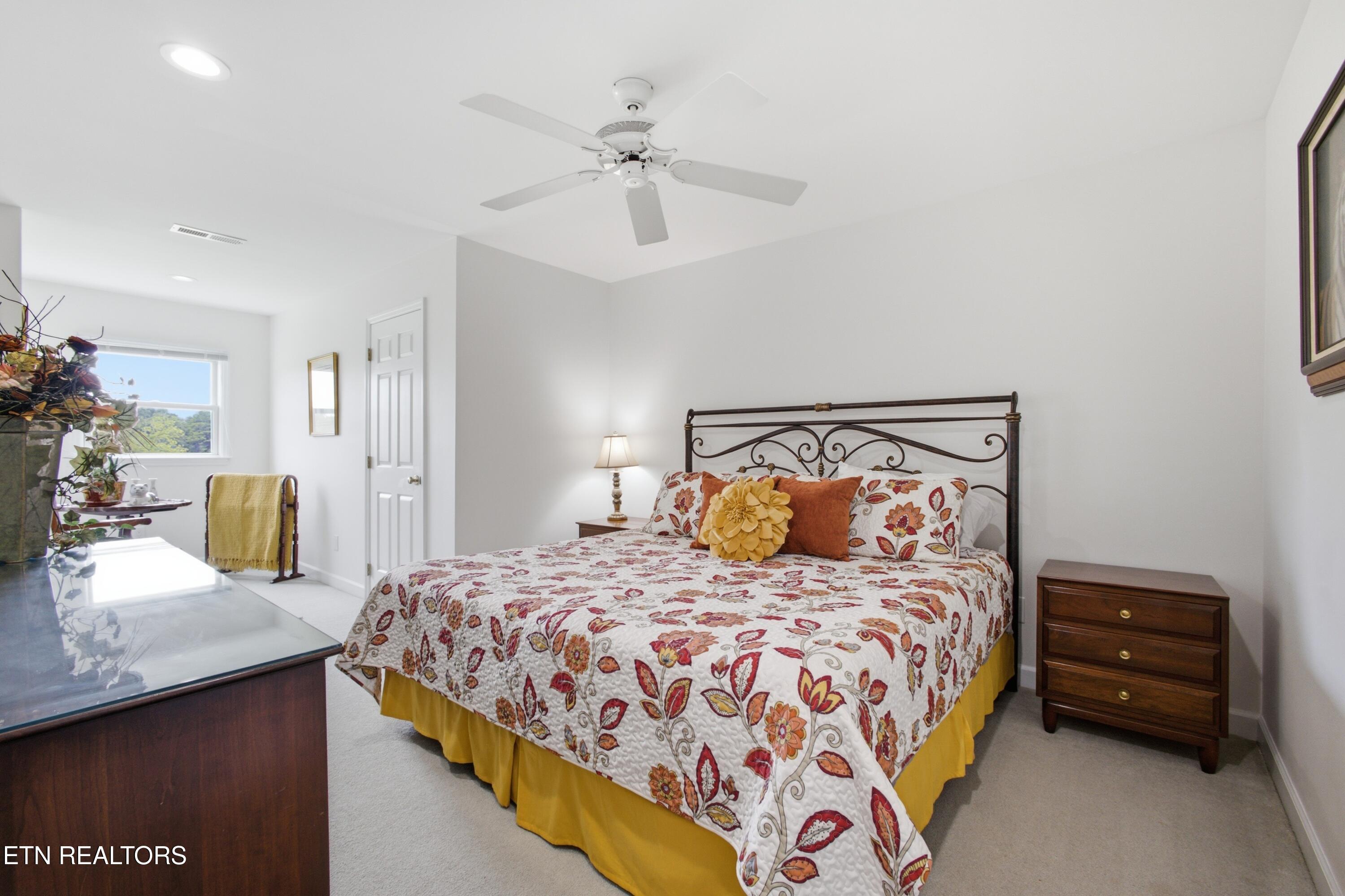 662 River Road Kingston TN 37763