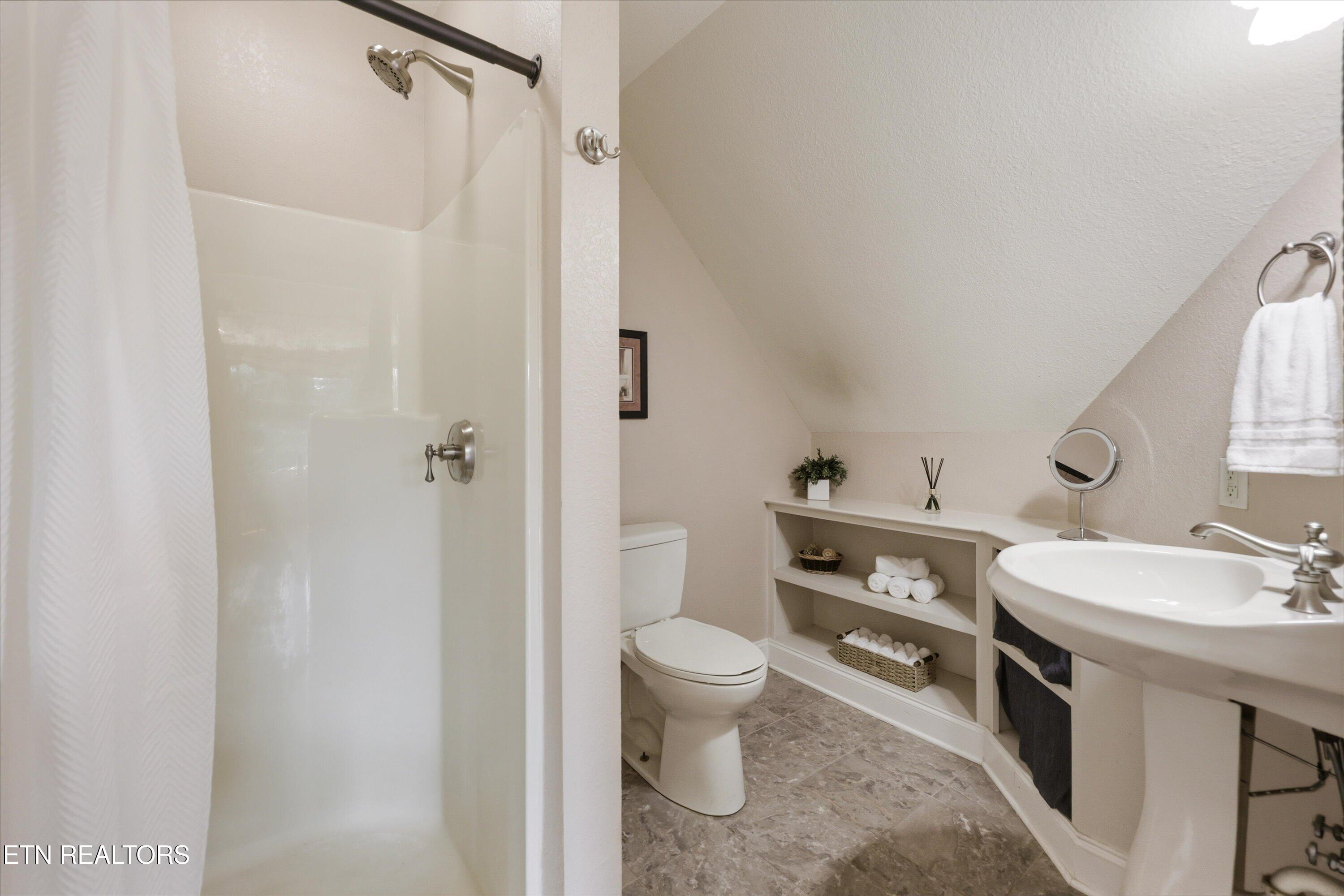 176 Apple Tree Drive Clinton TN 37716
