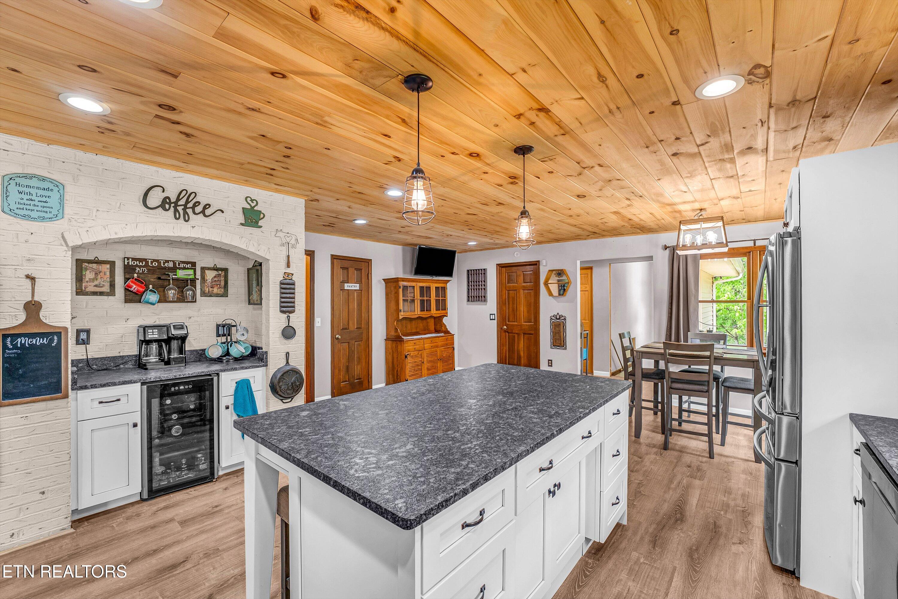 1131 Lindsey Drive Sevierville TN 37876