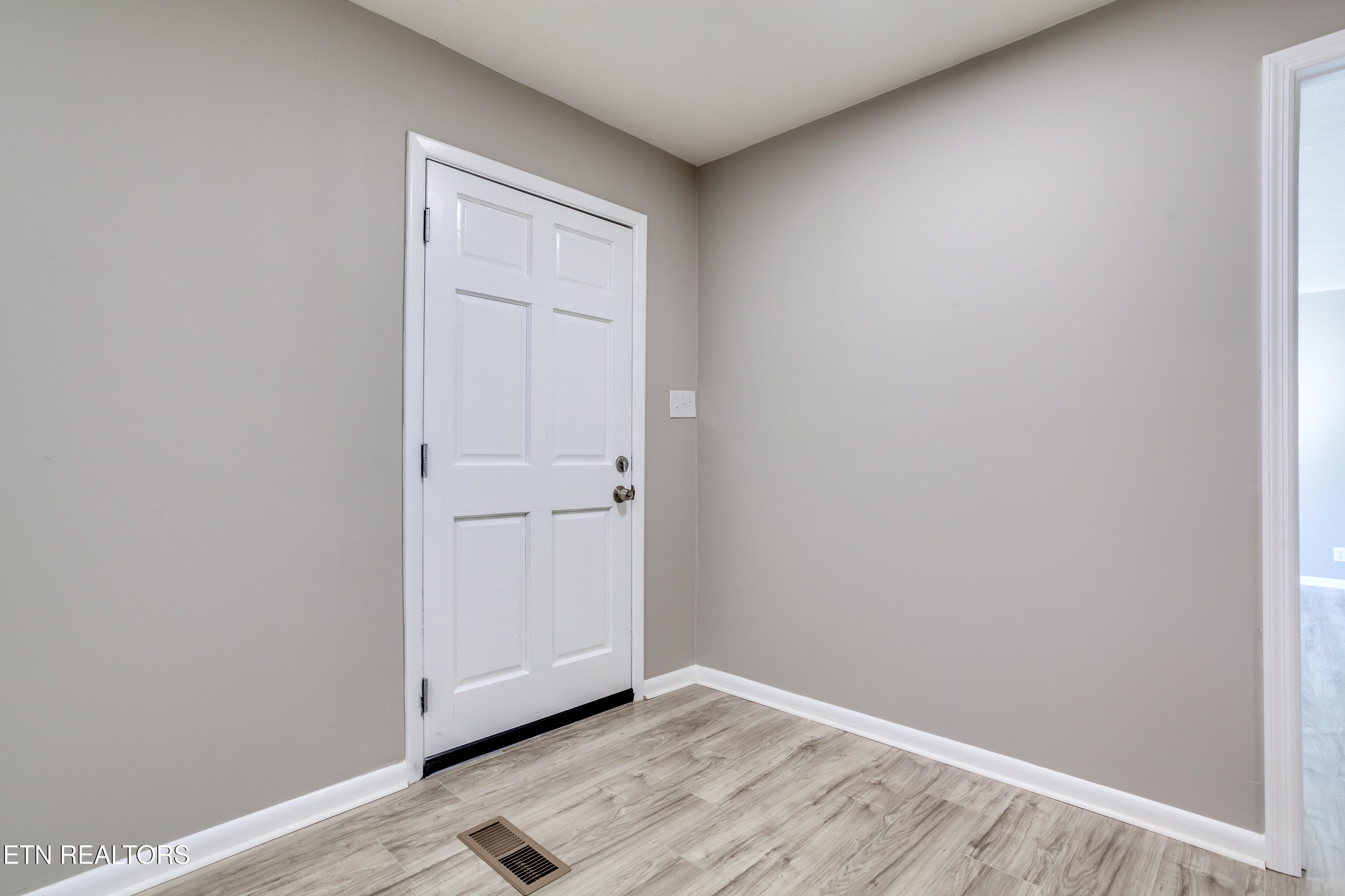 114 W Maiden Lane Oak Ridge TN 37830