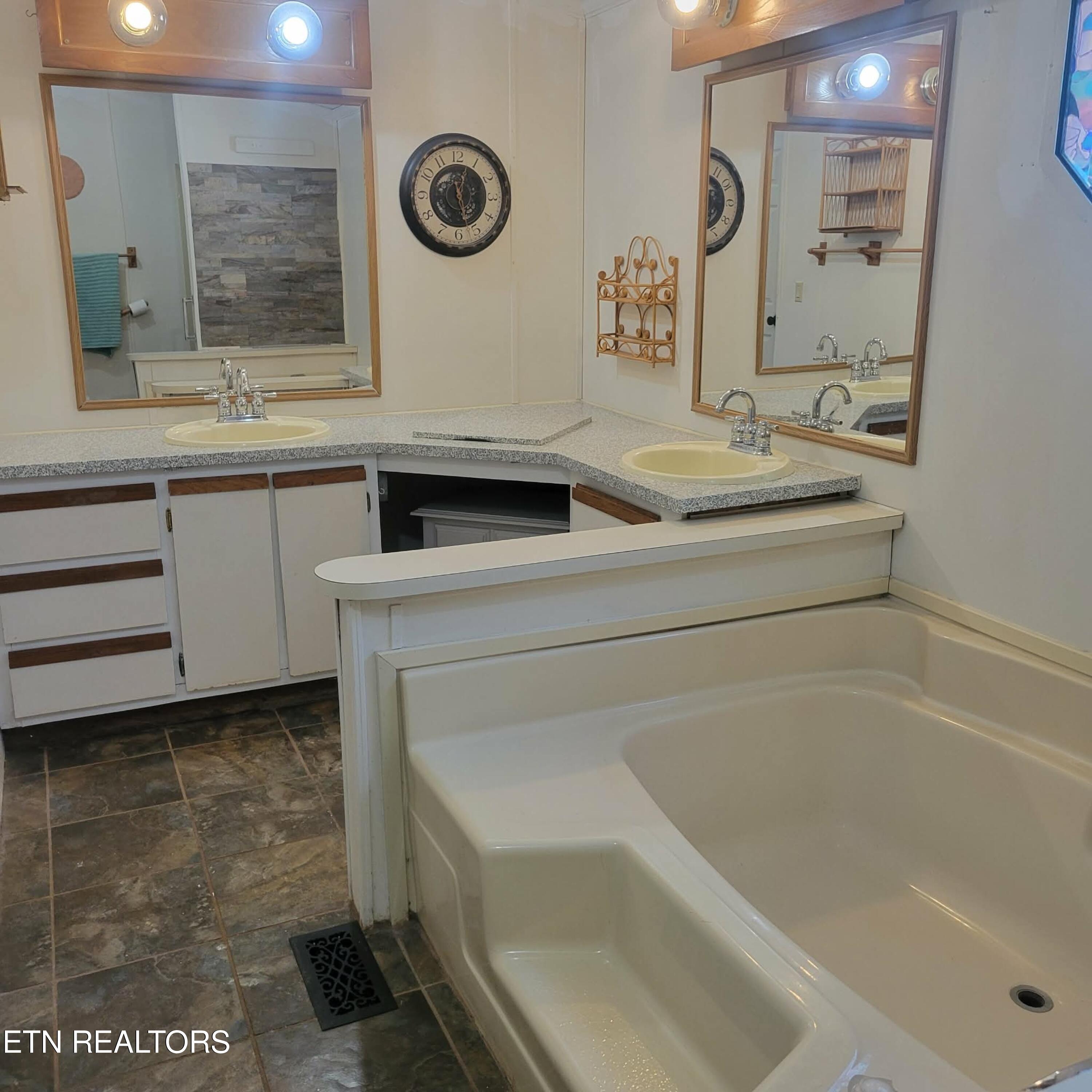 115 Bowsprit Lane Kingston TN 37763