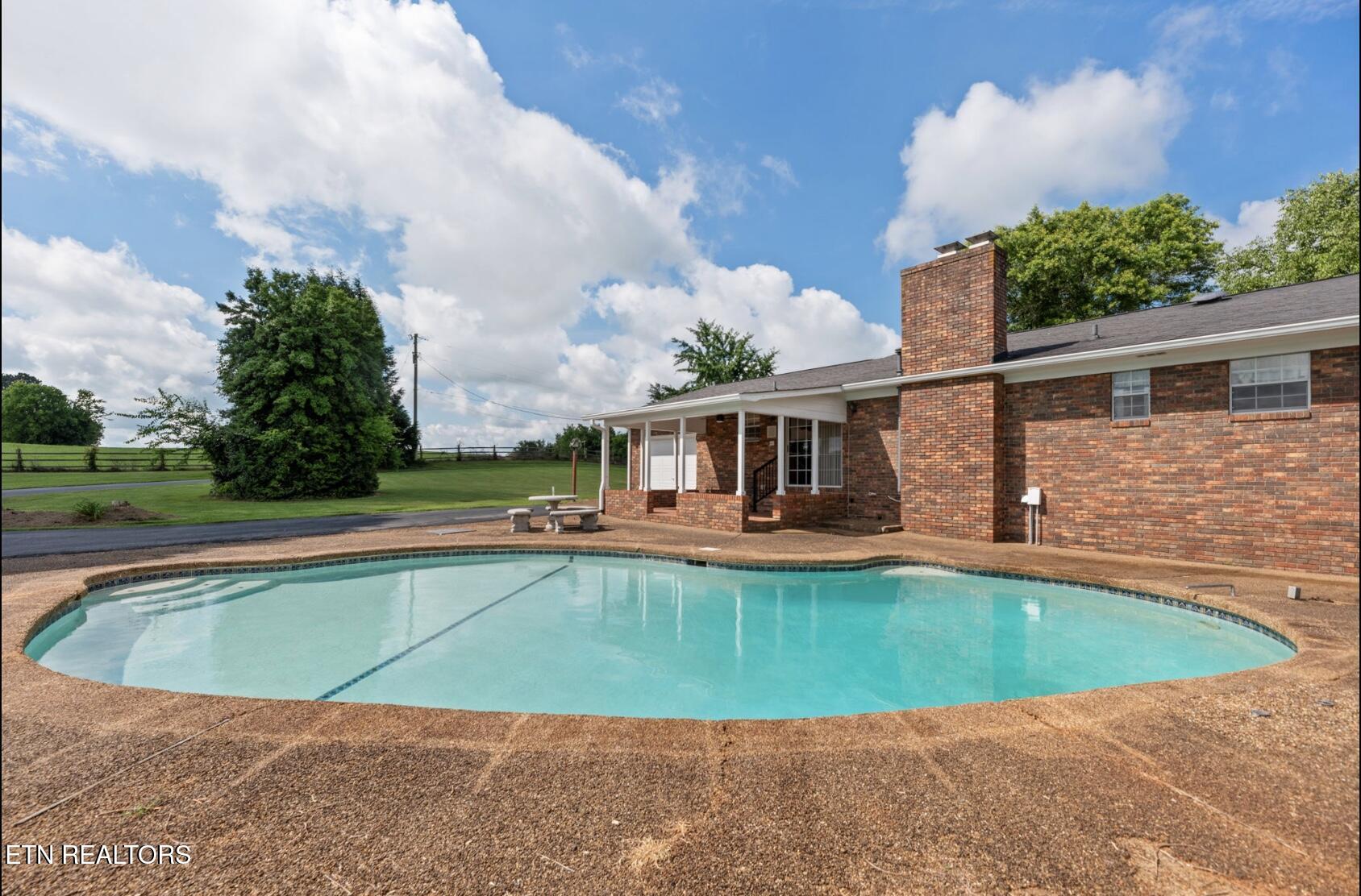 571 Calhoun Drive Greenback TN 37742