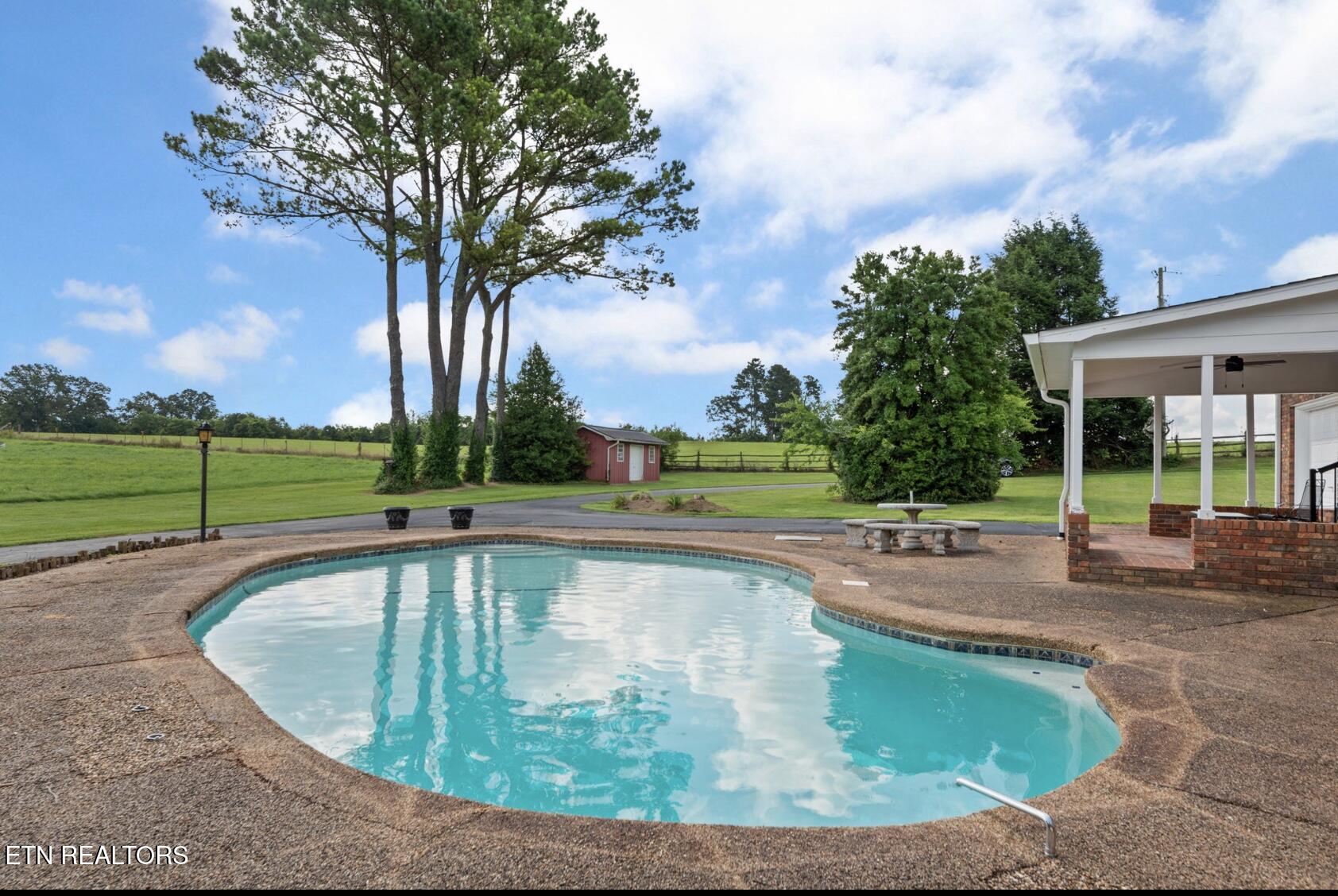 571 Calhoun Drive Greenback TN 37742