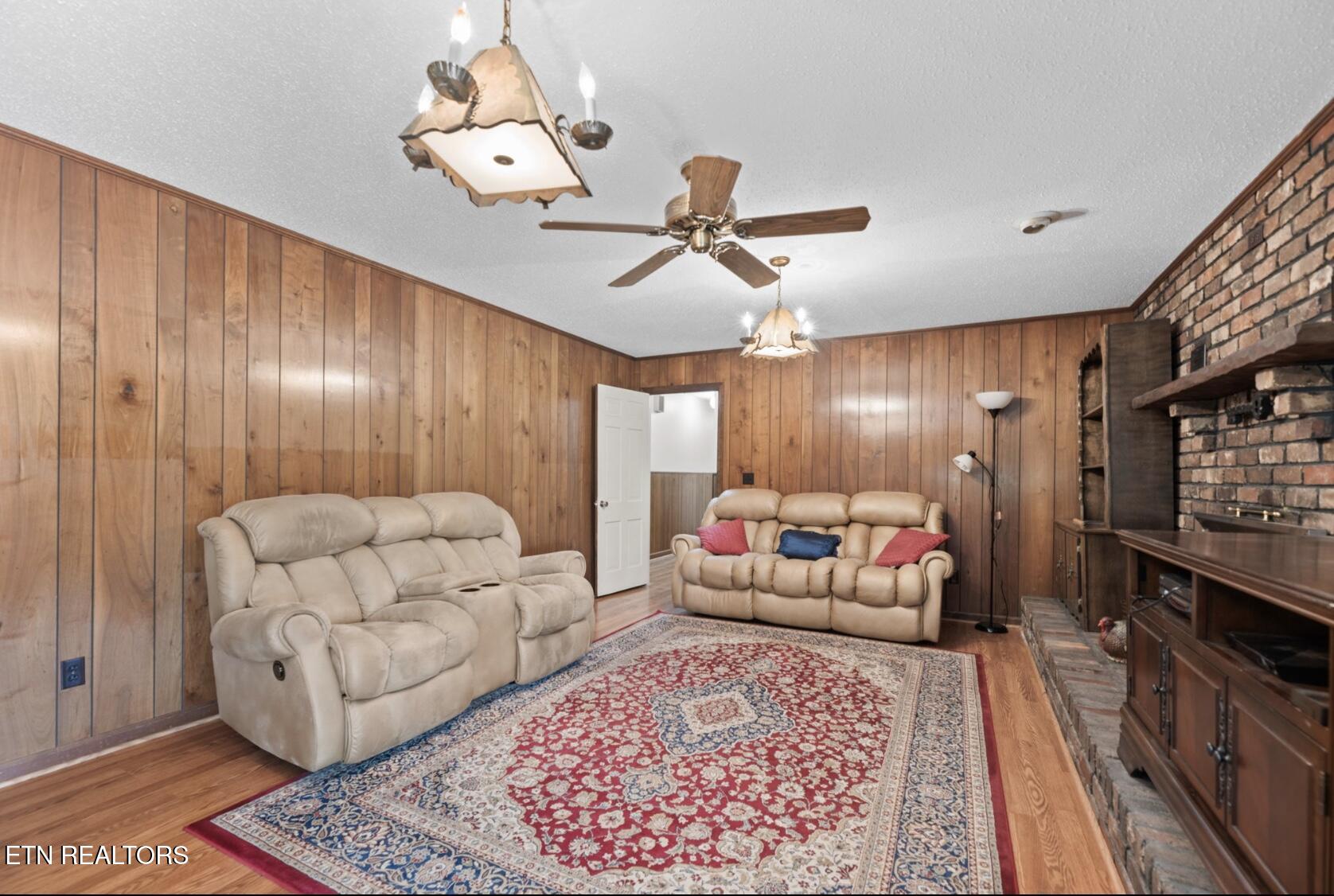 571 Calhoun Drive Greenback TN 37742