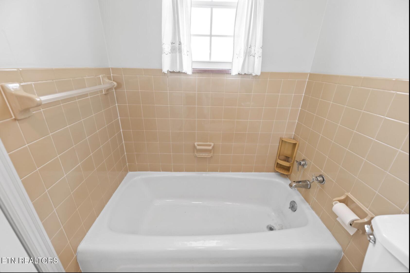 571 Calhoun Drive Greenback TN 37742