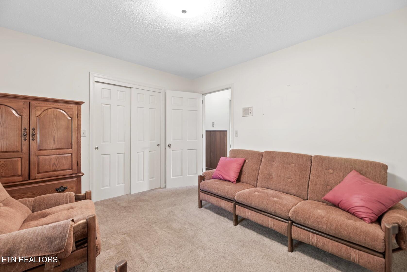 571 Calhoun Drive Greenback TN 37742