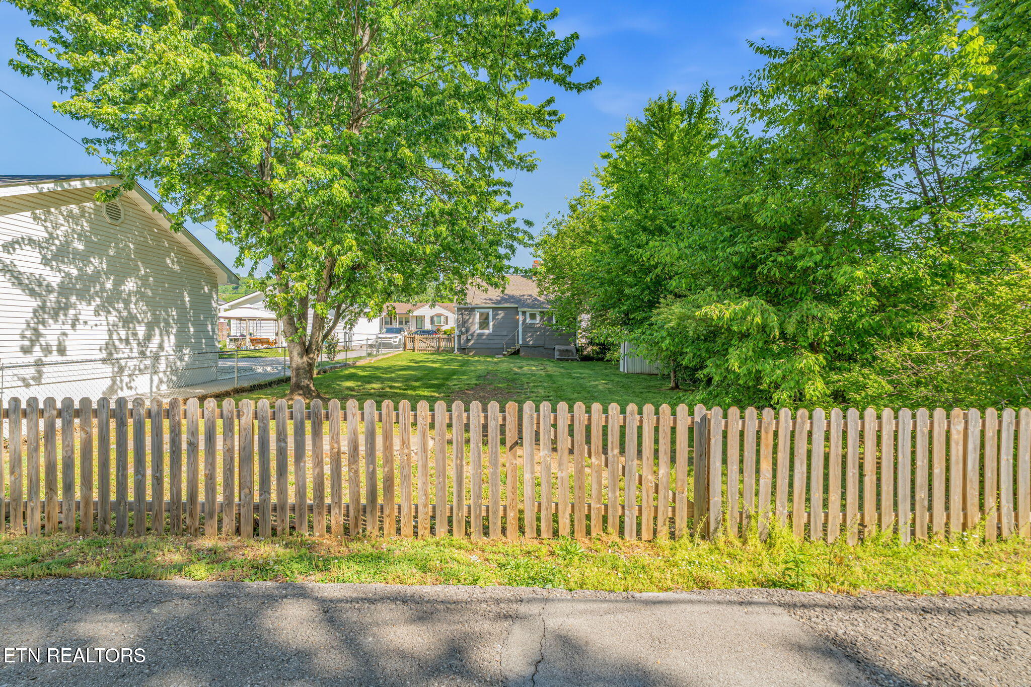 822 Radford Place Knoxville TN 37917