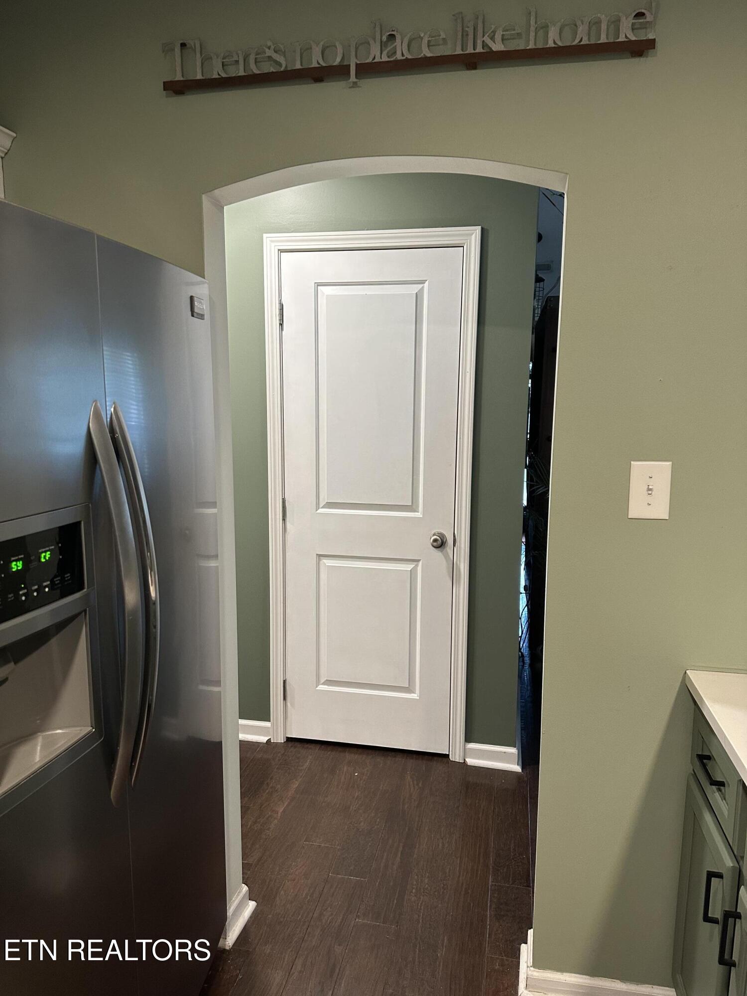 1956 Mahogany Wood Trail Knoxville TN 37920