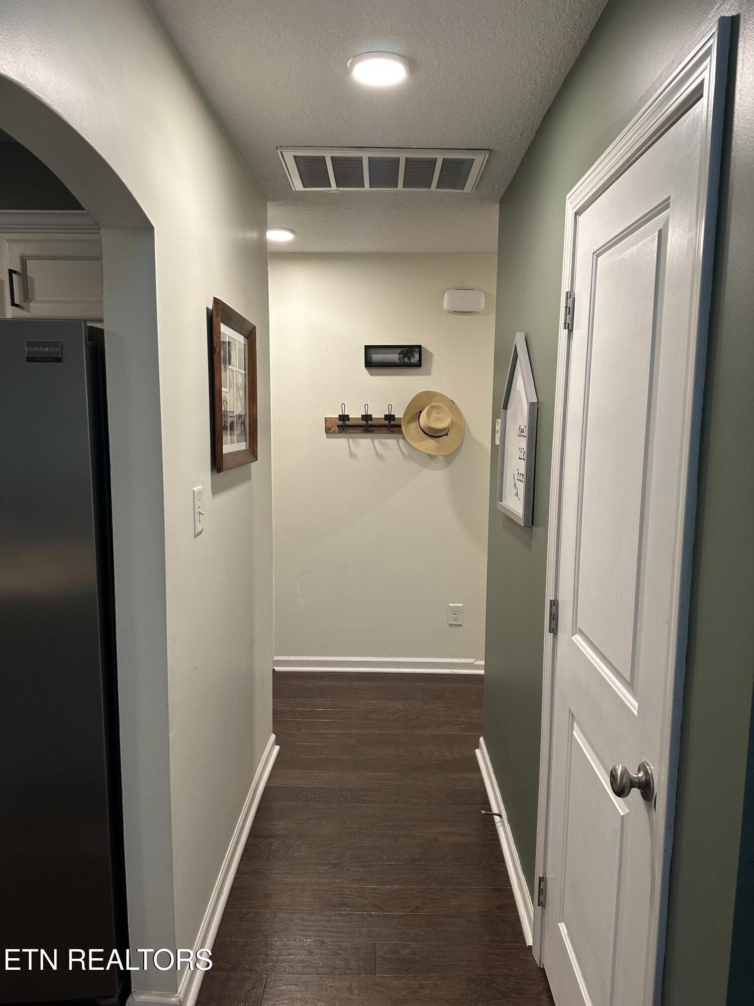 1956 Mahogany Wood Trail Knoxville TN 37920