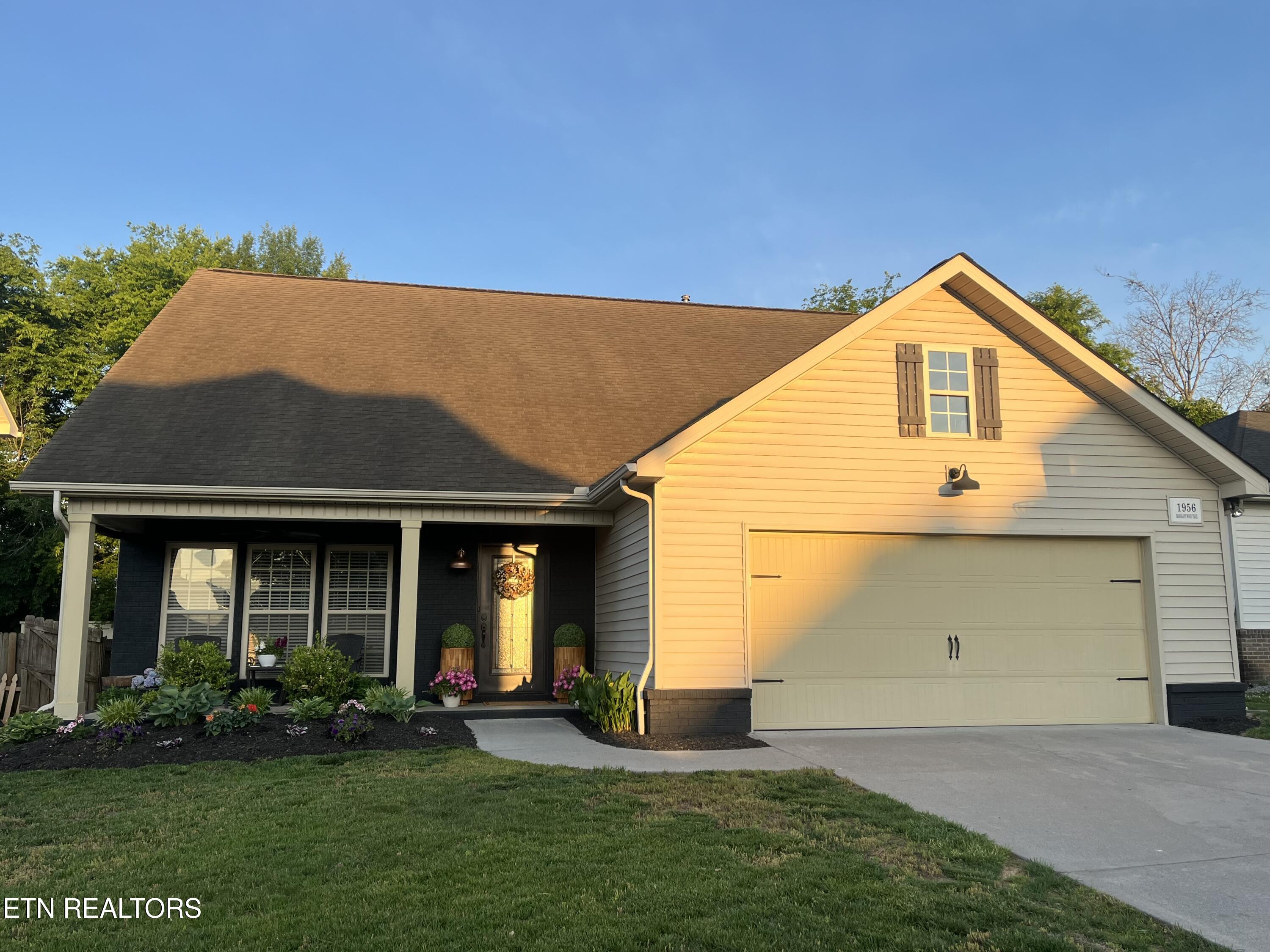 1956 Mahogany Wood Trail Knoxville TN 37920