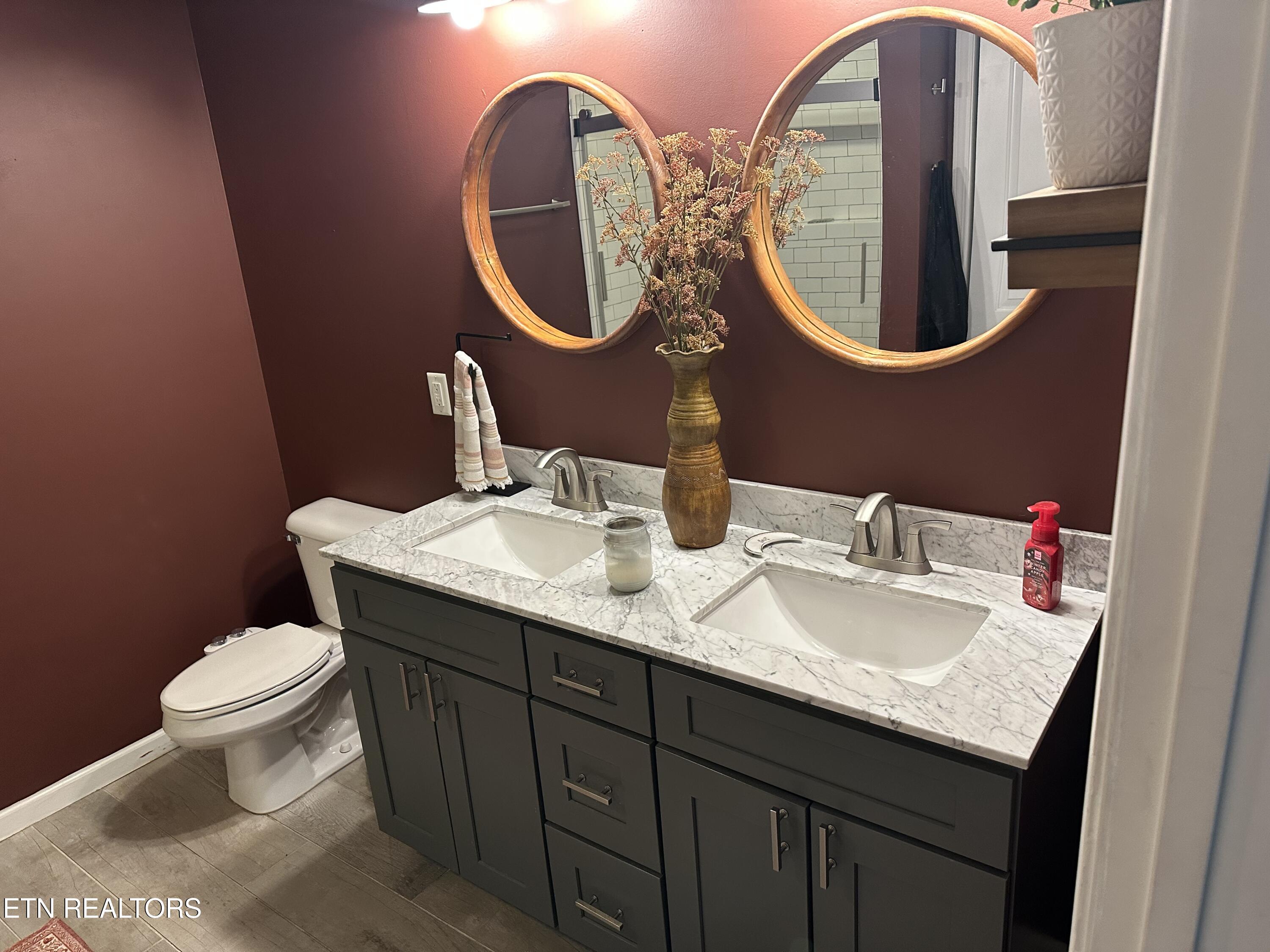 1956 Mahogany Wood Trail Knoxville TN 37920