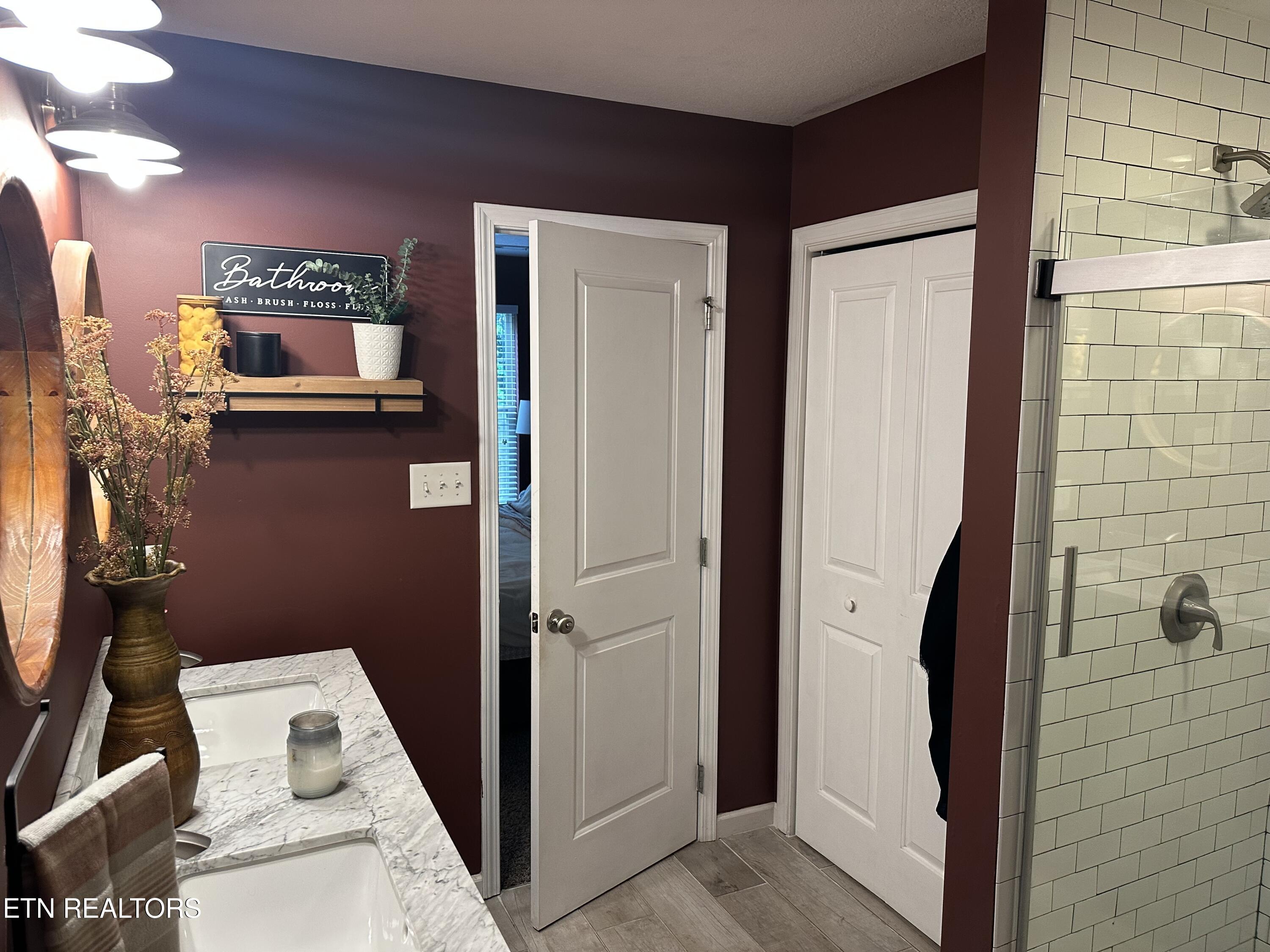 1956 Mahogany Wood Trail Knoxville TN 37920