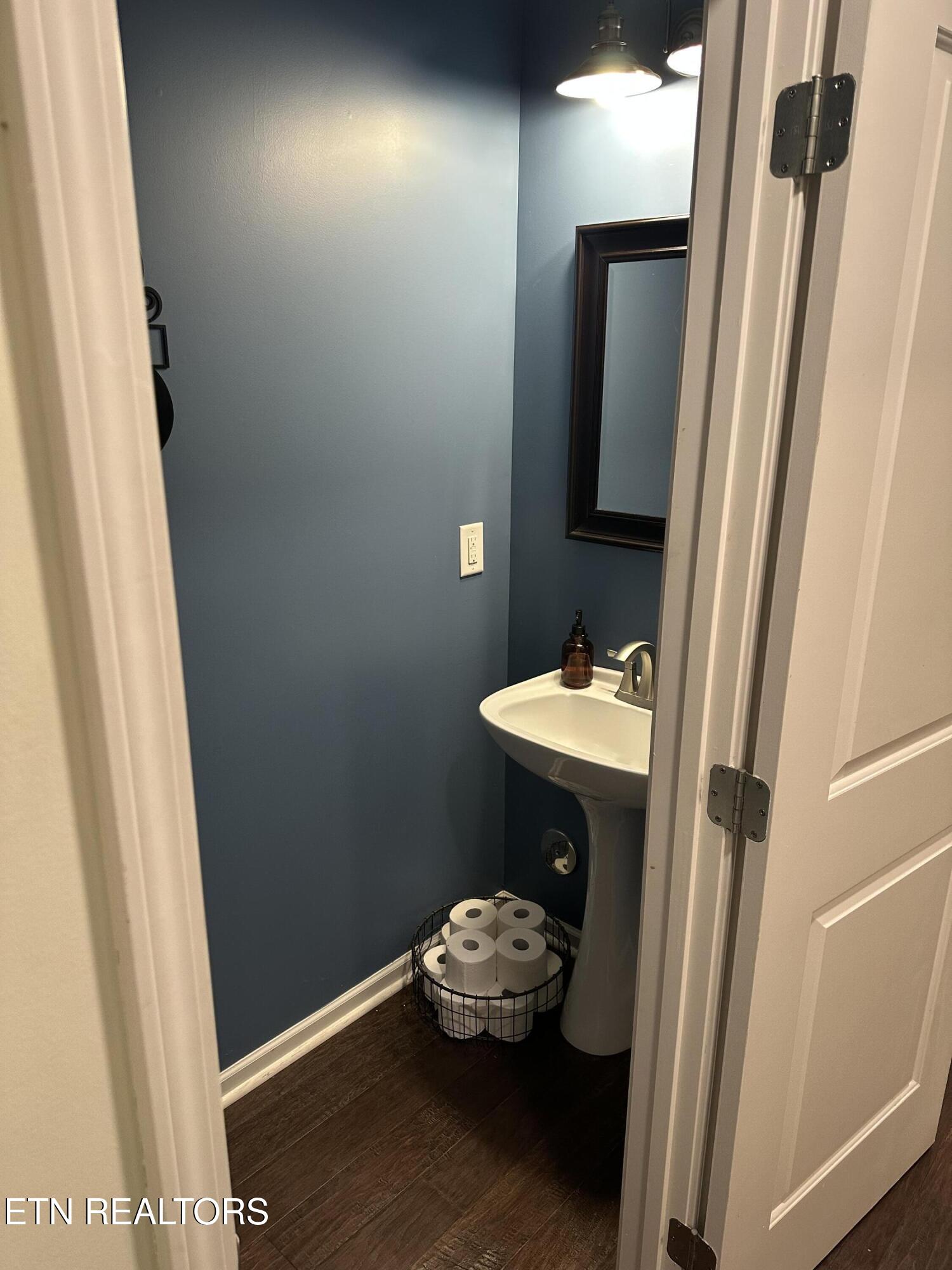 1956 Mahogany Wood Trail Knoxville TN 37920