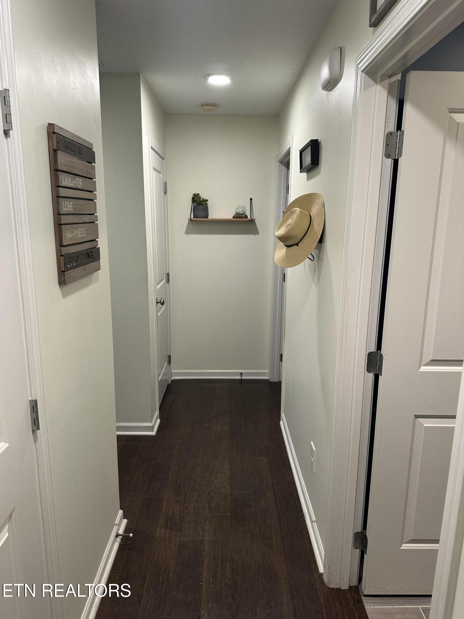 1956 Mahogany Wood Trail Knoxville TN 37920