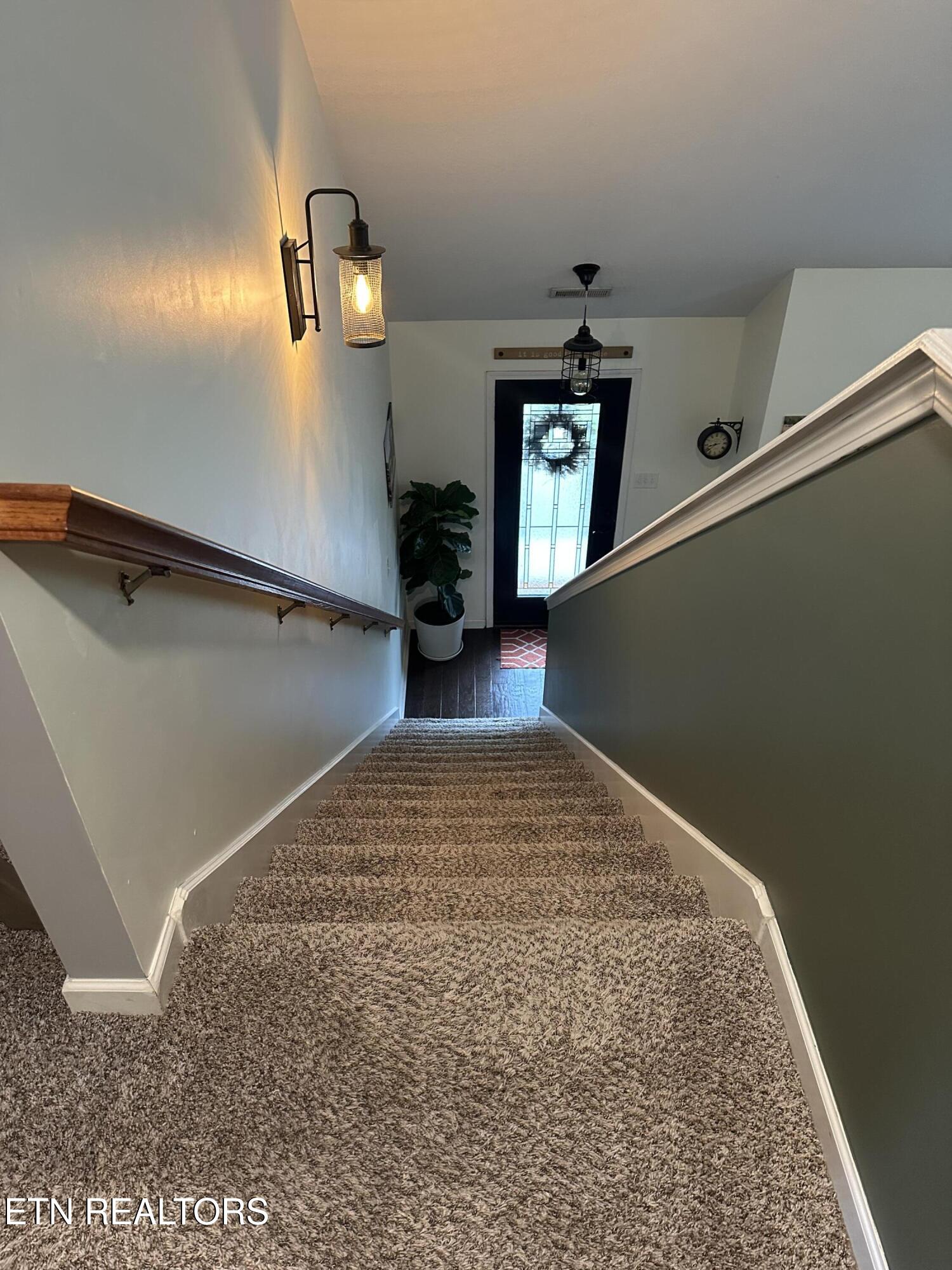 1956 Mahogany Wood Trail Knoxville TN 37920