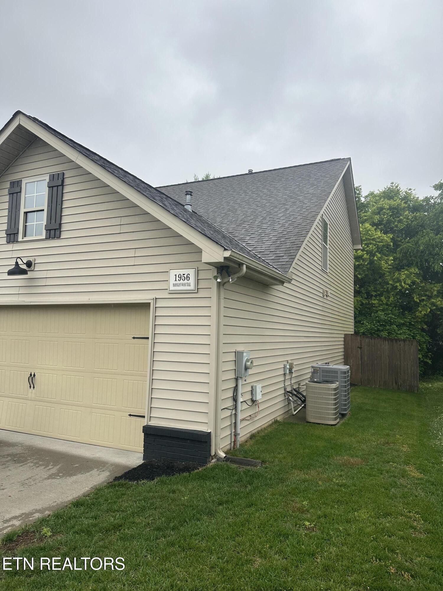 1956 Mahogany Wood Trail Knoxville TN 37920
