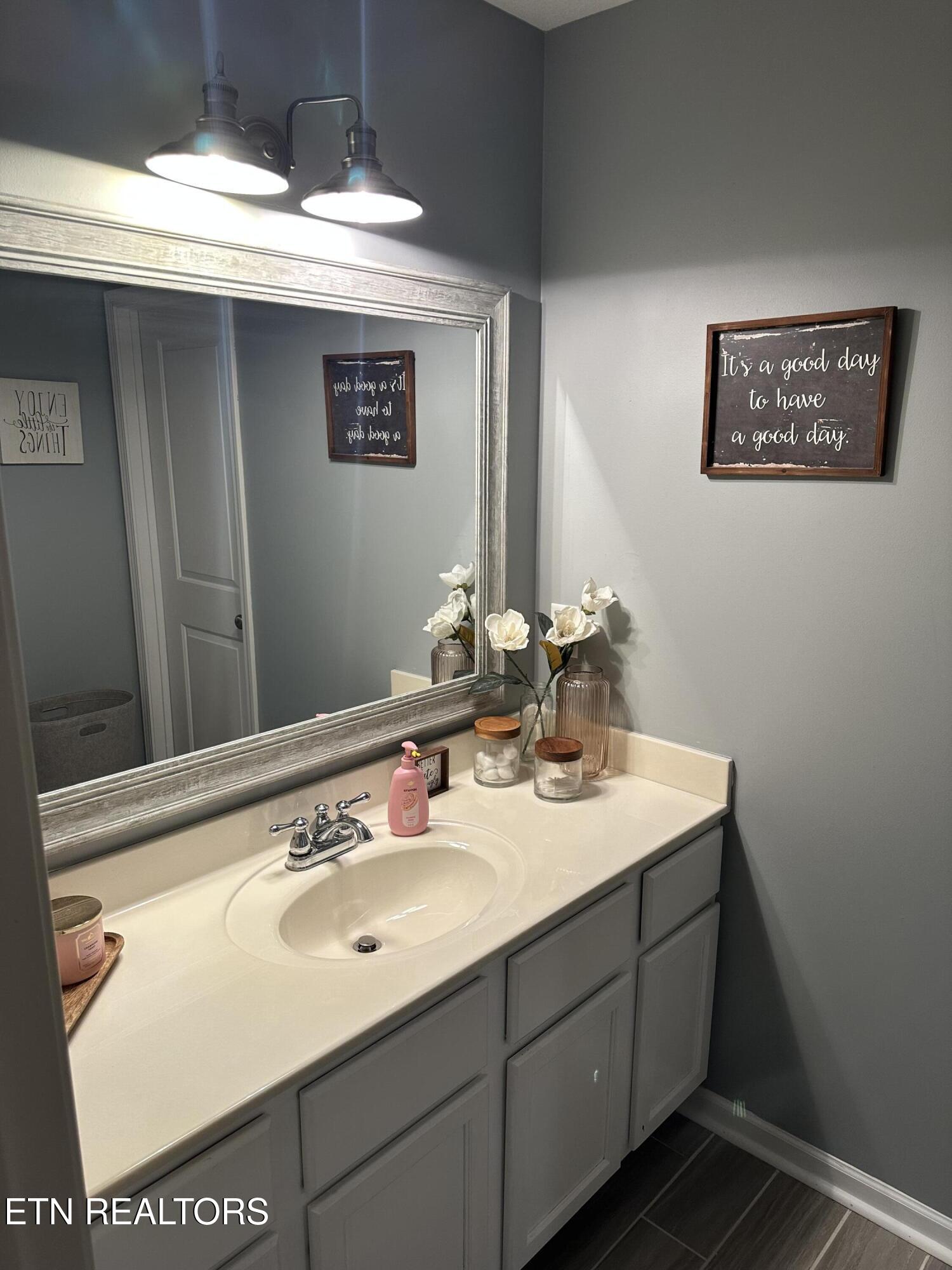 1956 Mahogany Wood Trail Knoxville TN 37920