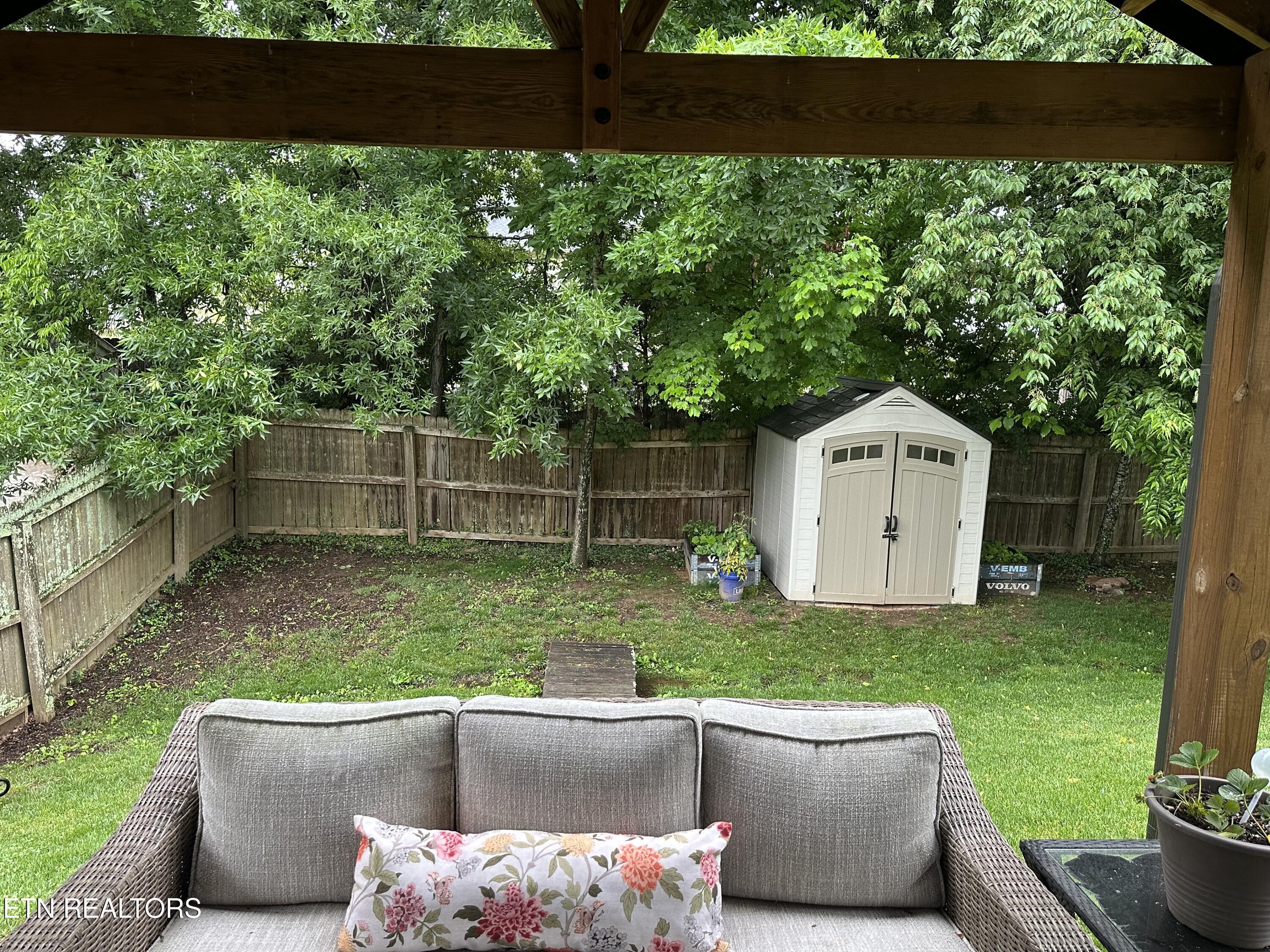 1956 Mahogany Wood Trail Knoxville TN 37920