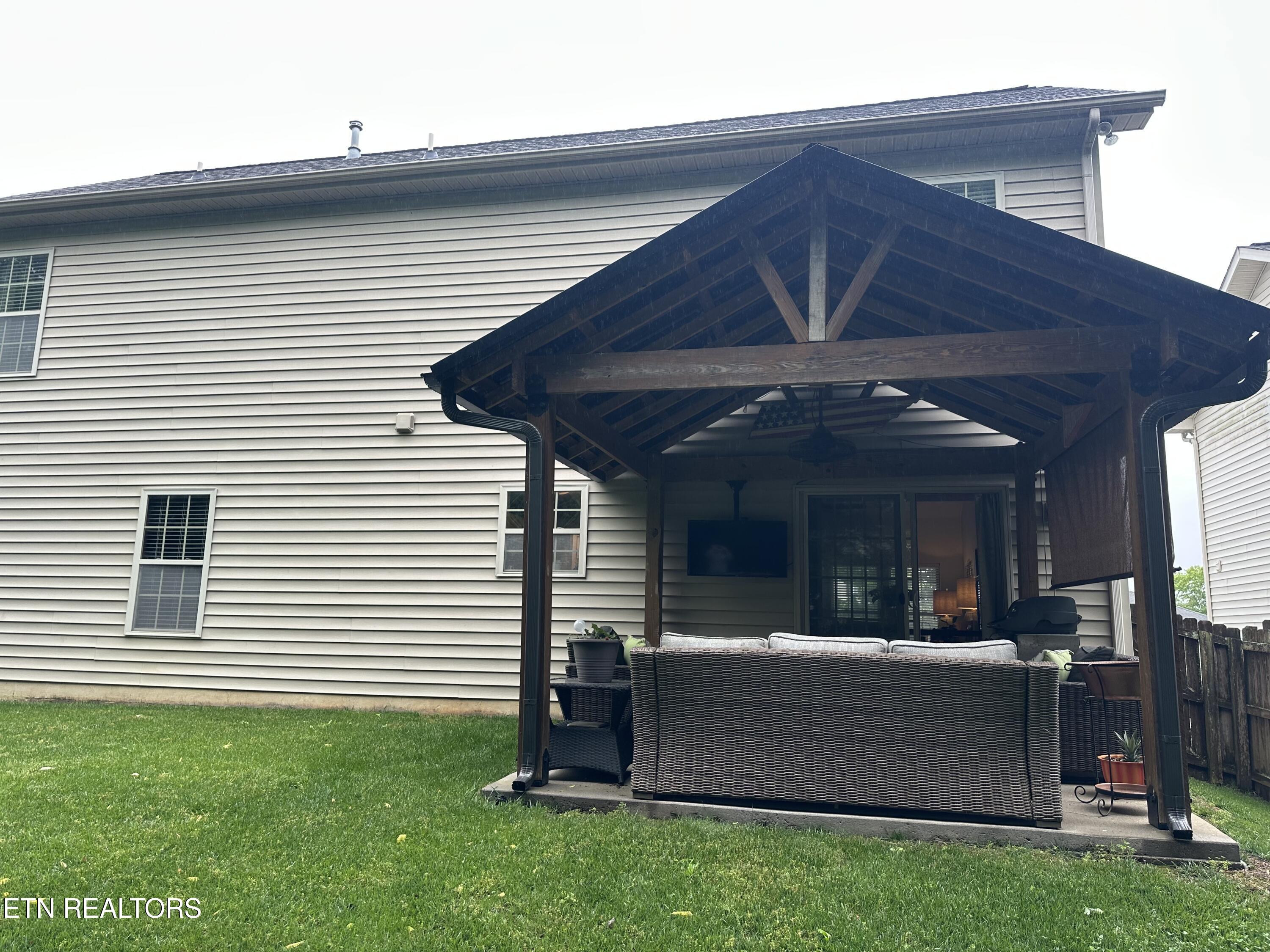 1956 Mahogany Wood Trail Knoxville TN 37920