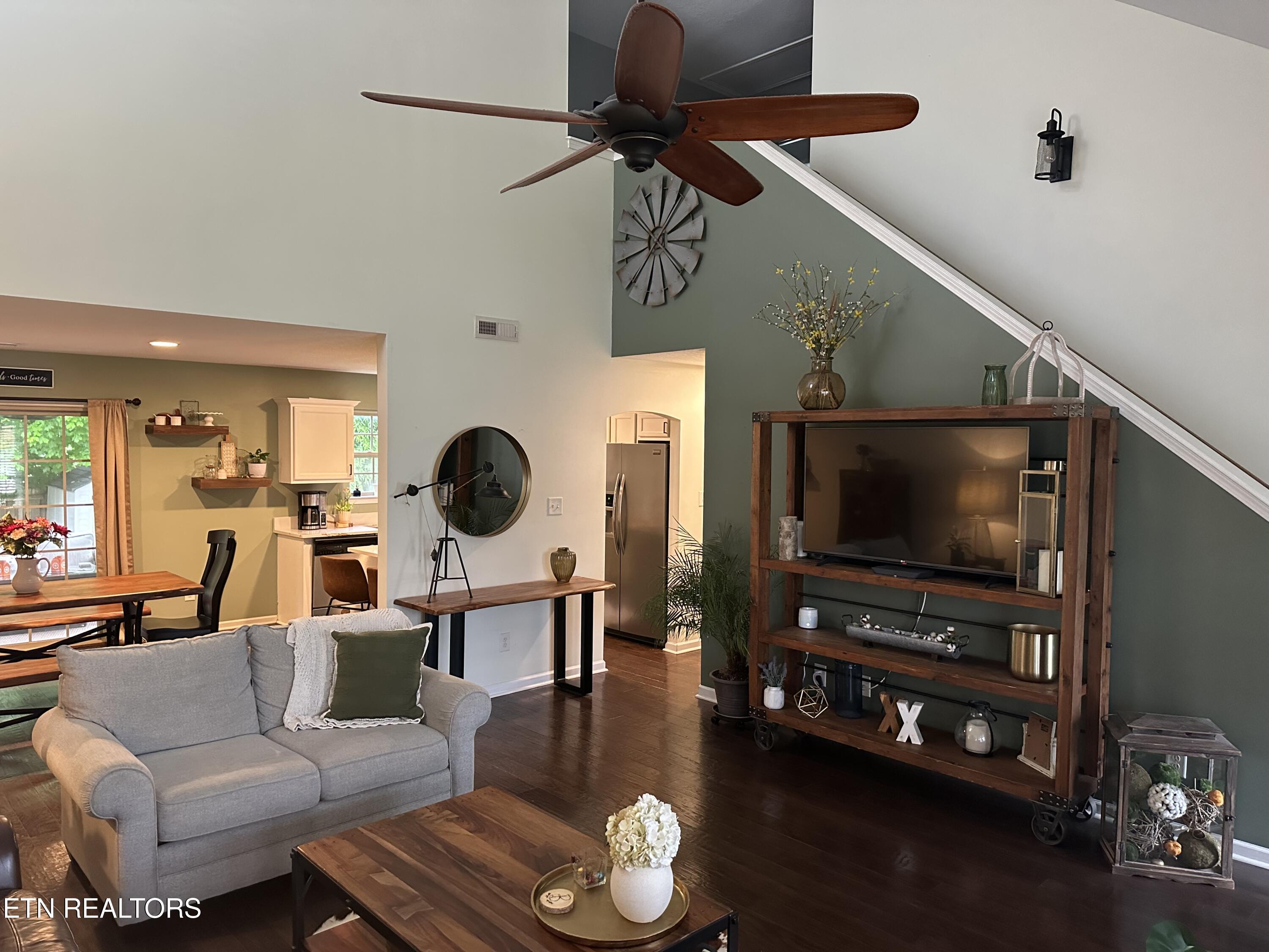 1956 Mahogany Wood Trail Knoxville TN 37920
