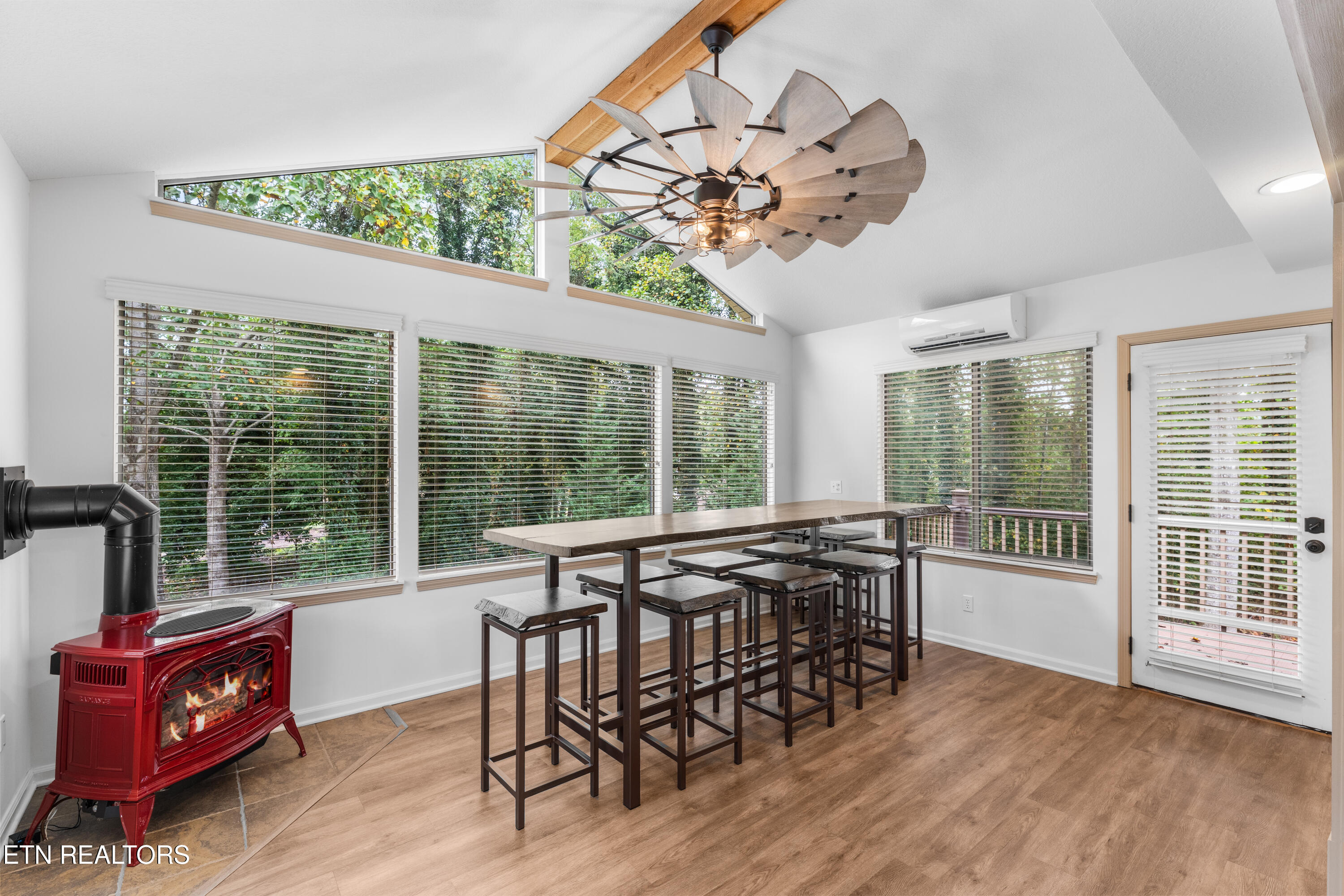 407 Tecumseh Point Loudon TN 37774