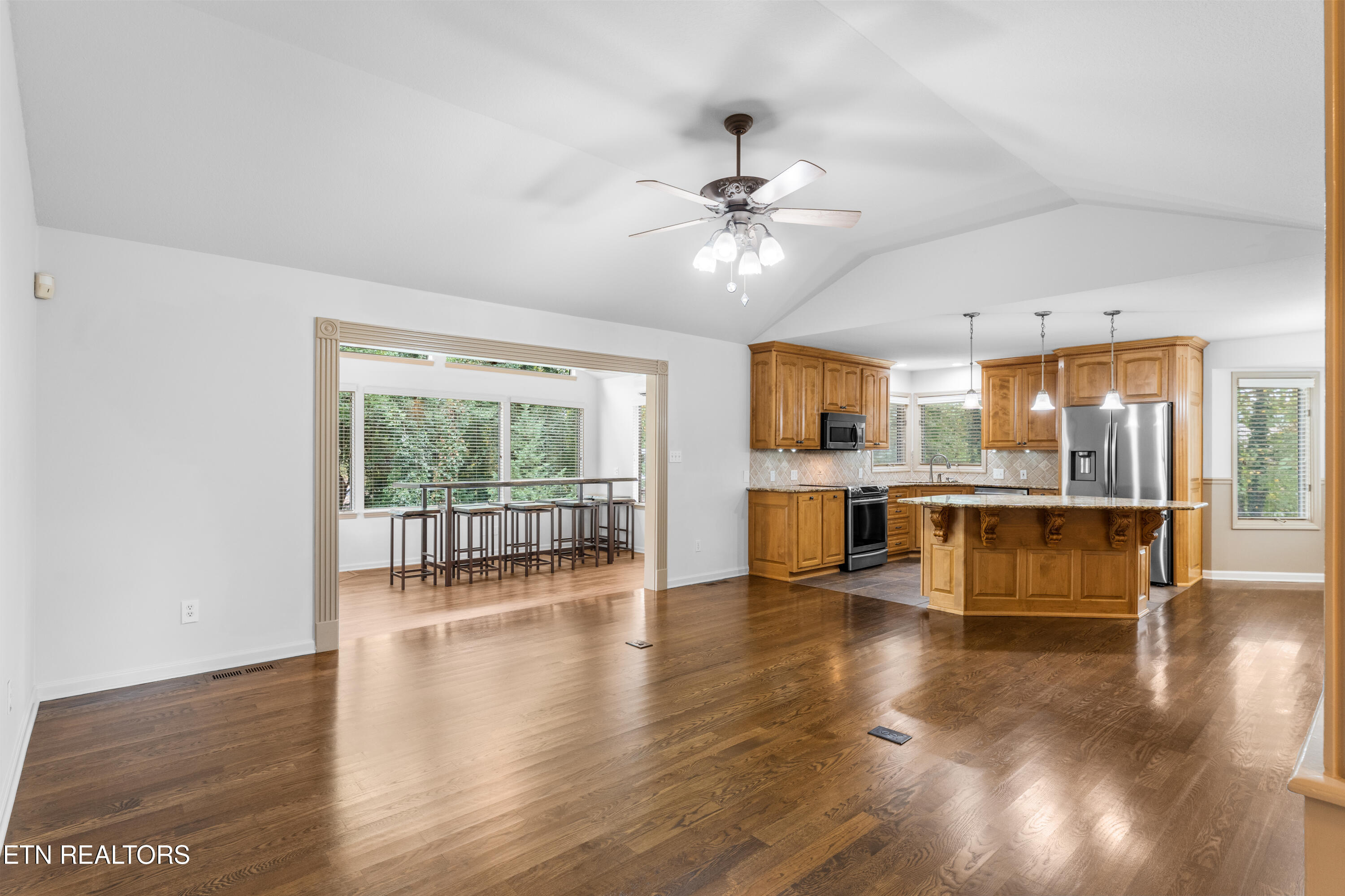 407 Tecumseh Point Loudon TN 37774