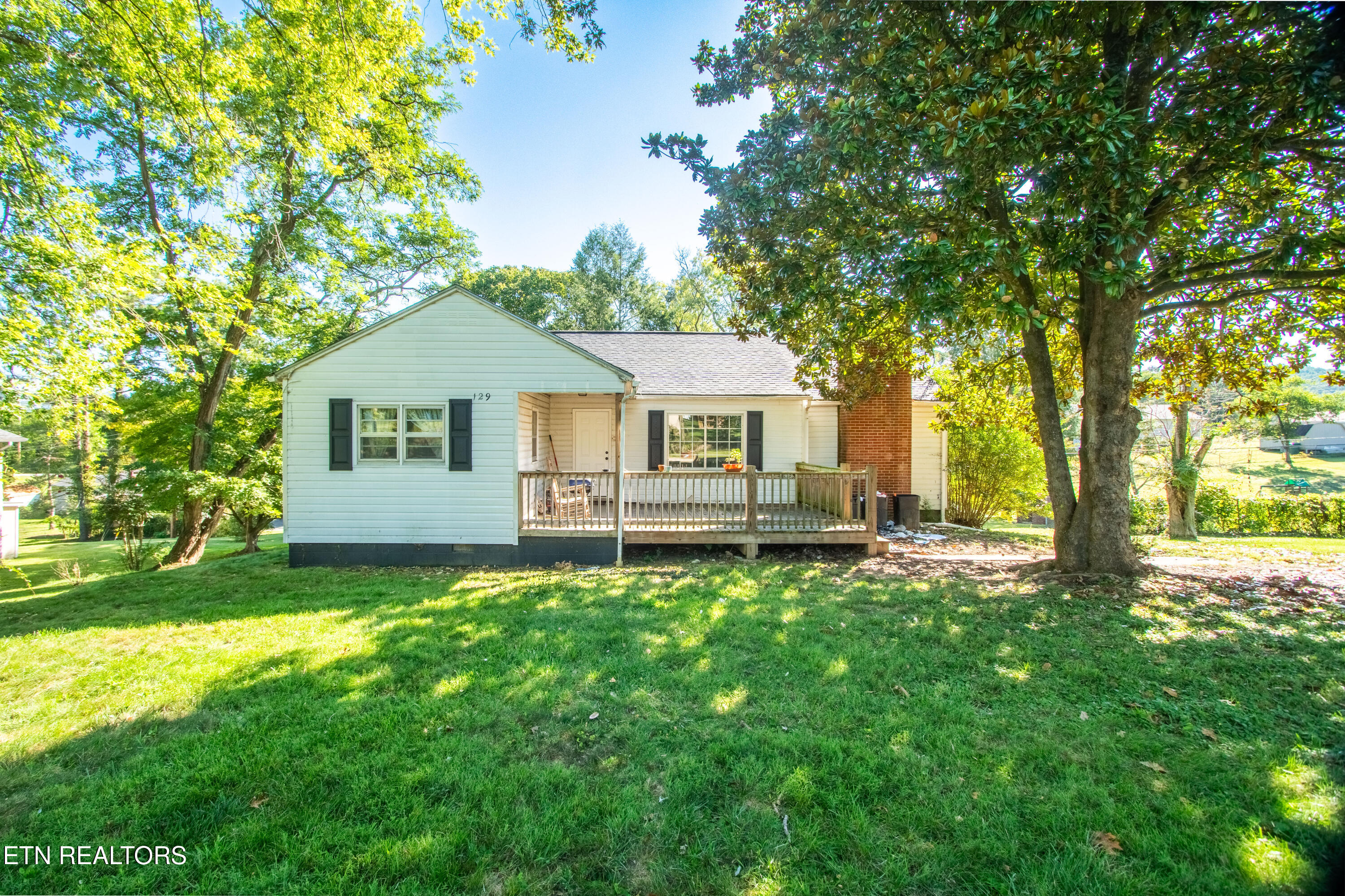 129 S High Knob Road Lafollette TN 37766
