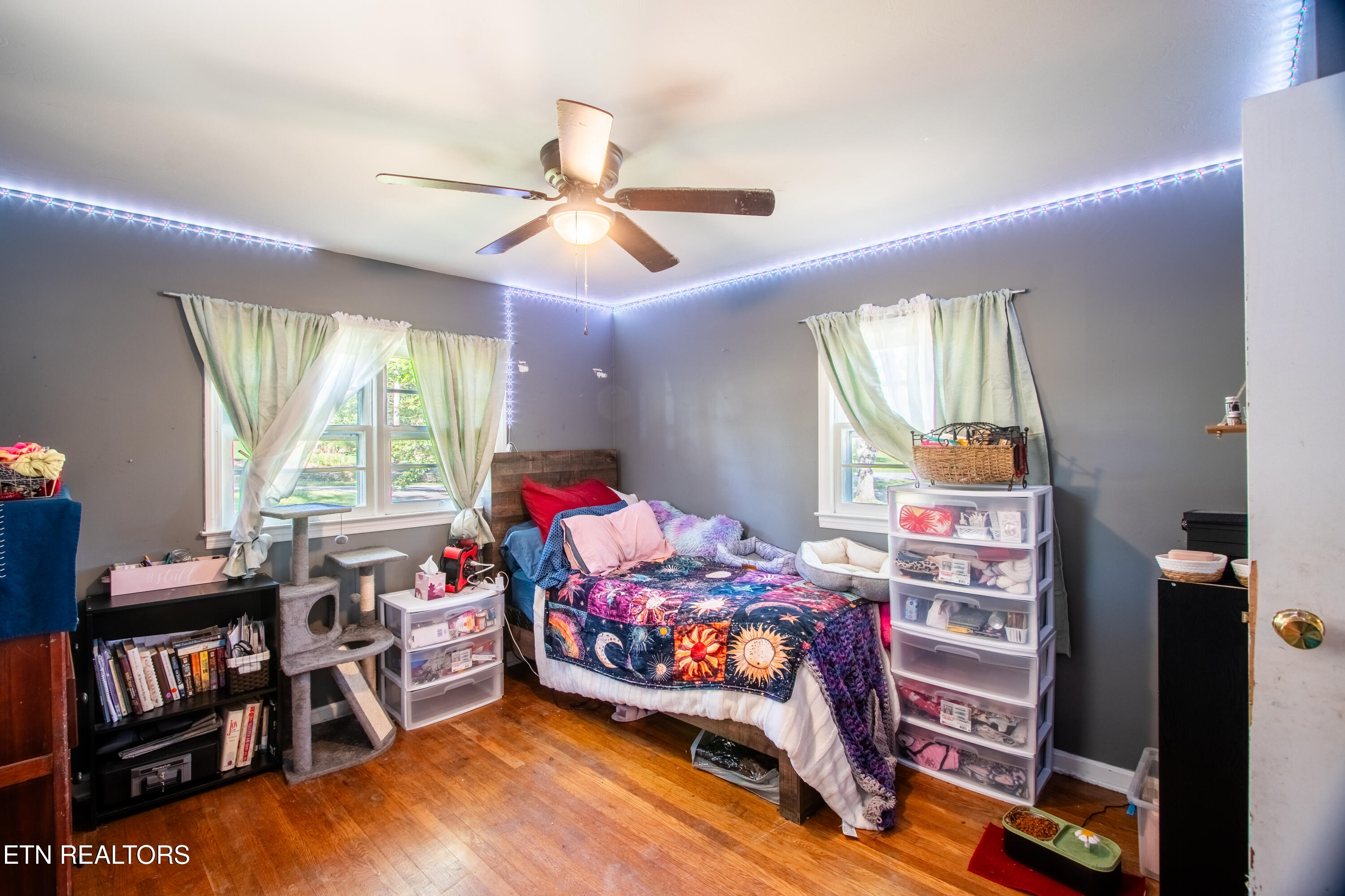129 S High Knob Road Lafollette TN 37766