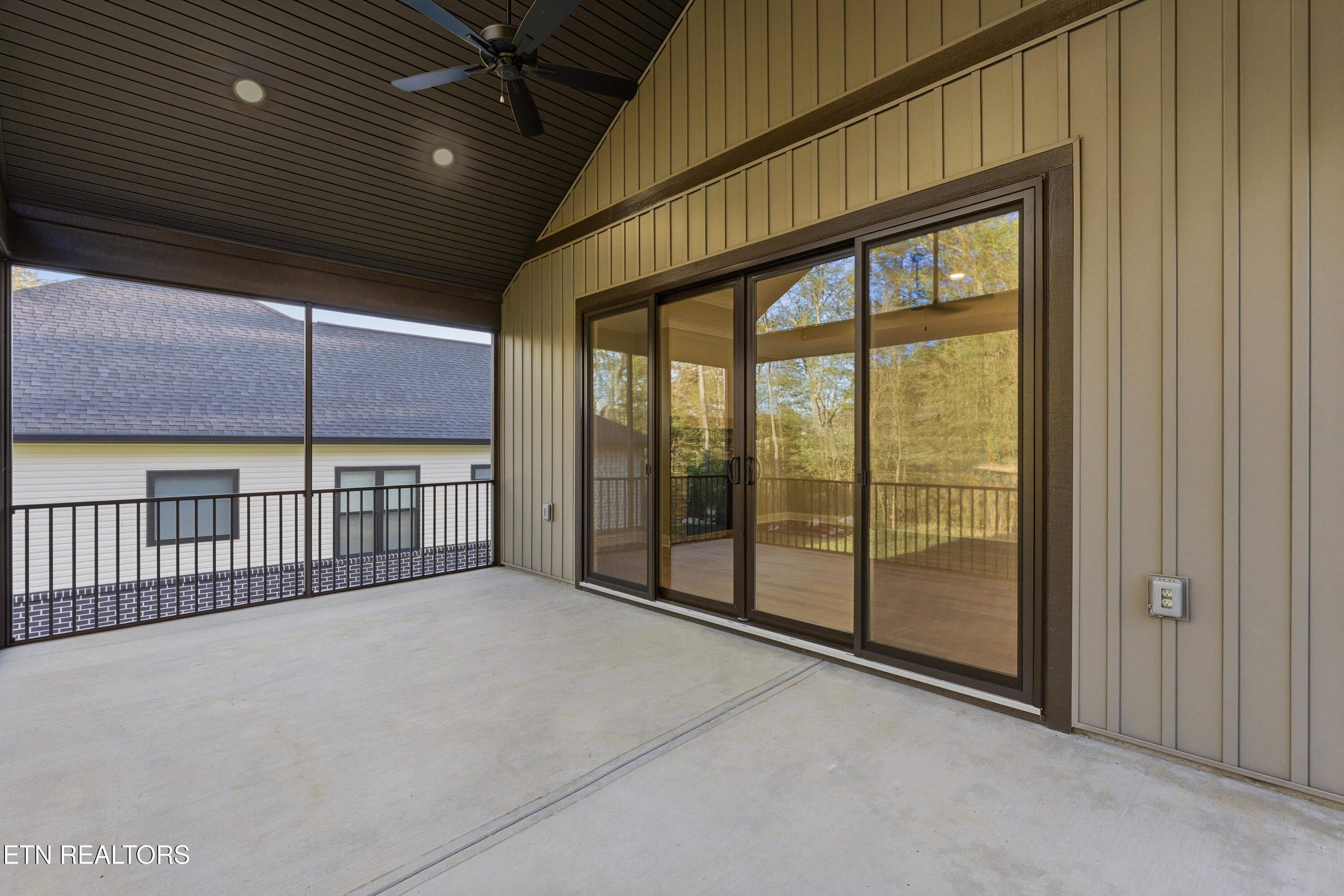123 Gado Way Loudon TN 37774